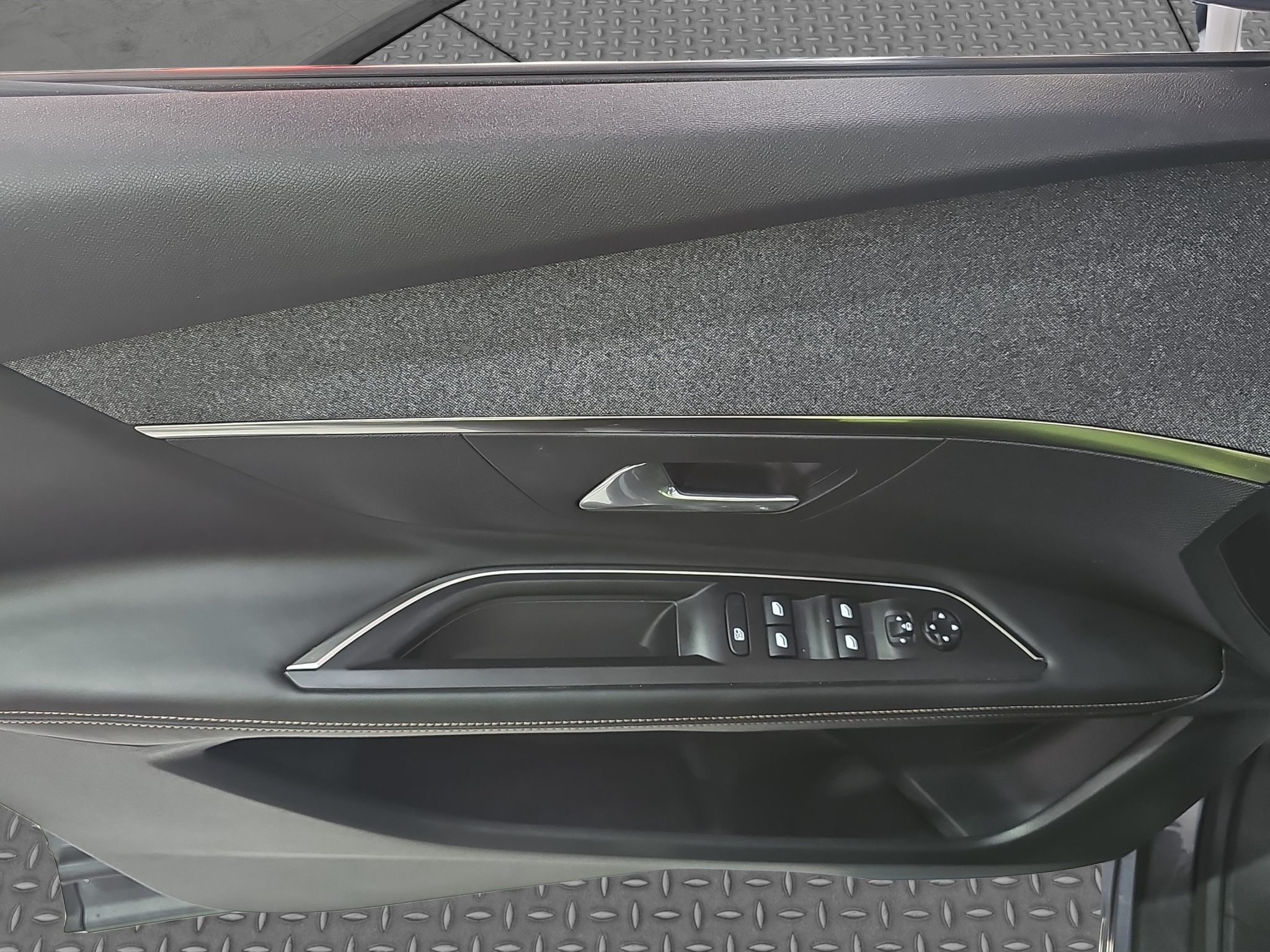 
								Peugeot 3008 GT-line/SIB/AUTO full									