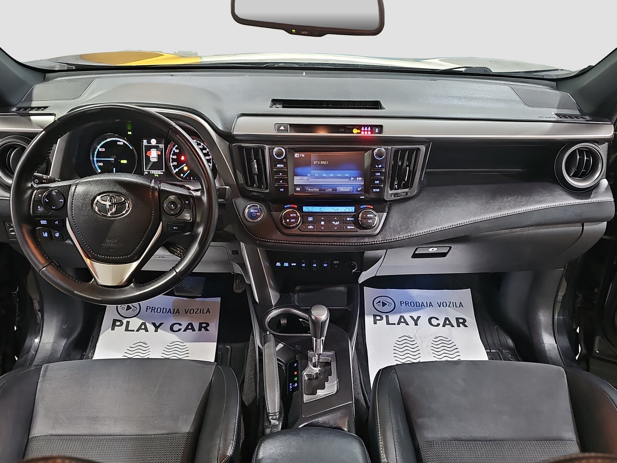 
								Toyota RAV 4 4X4/ODLIČAN/AUTO full									