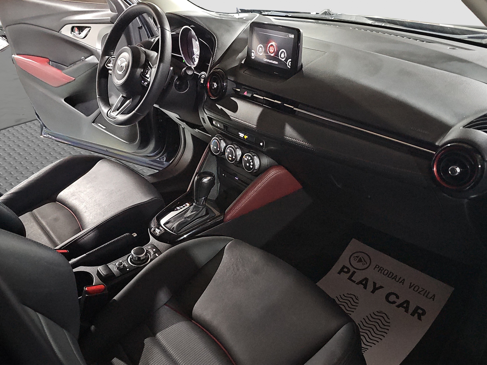 
								Mazda CX-3 AUTO/FU.LL full									