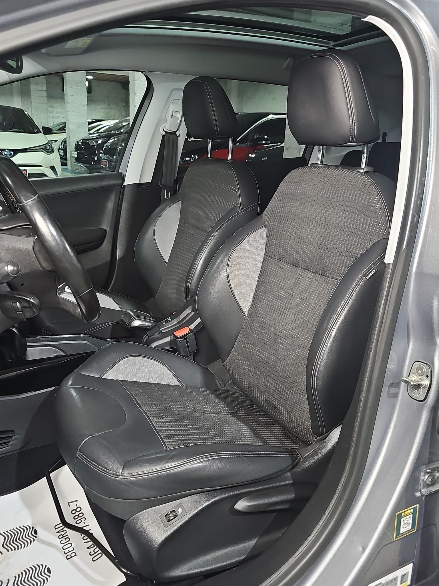 
								Peugeot 2008 AUTO/PANO full									