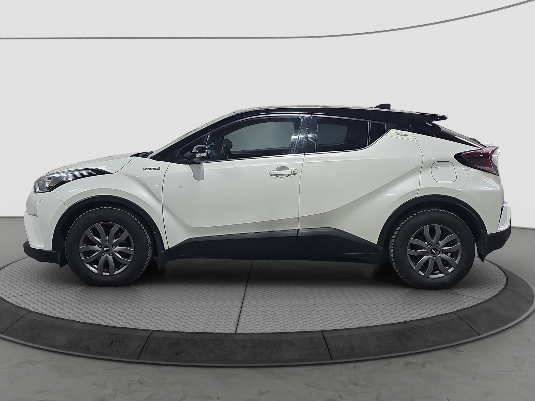 
								Toyota C-HR HYBRID/T0P full									