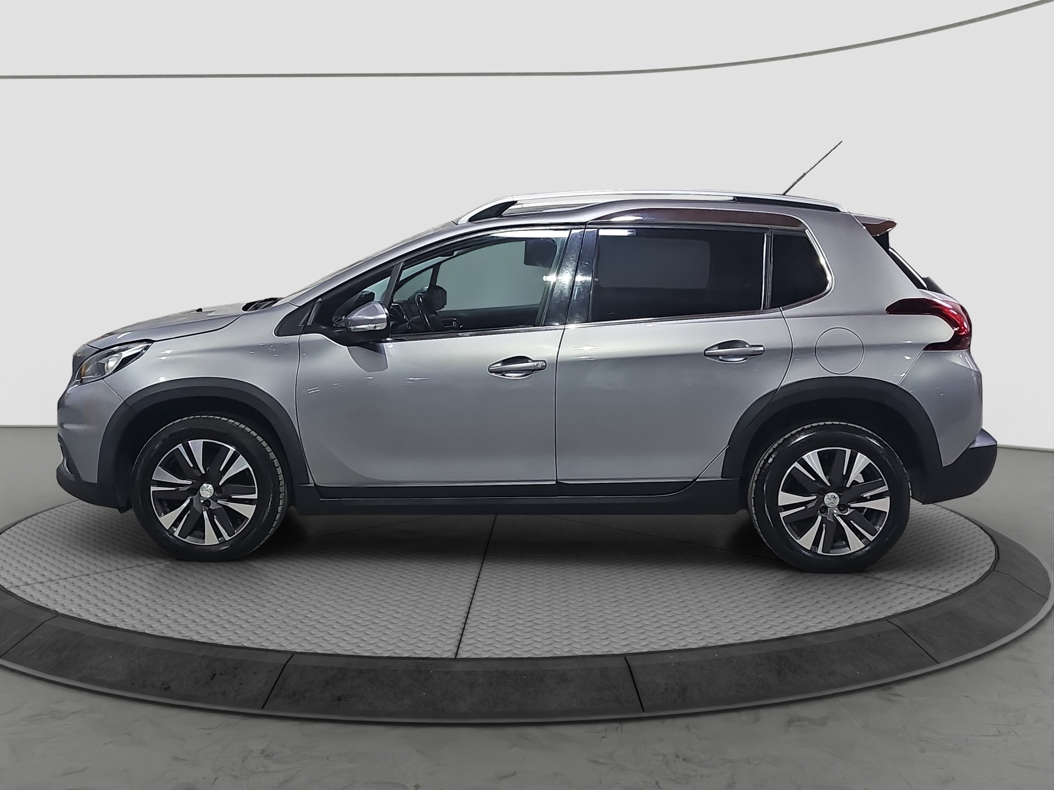 
								Peugeot 2008 AUTO/PANO full									