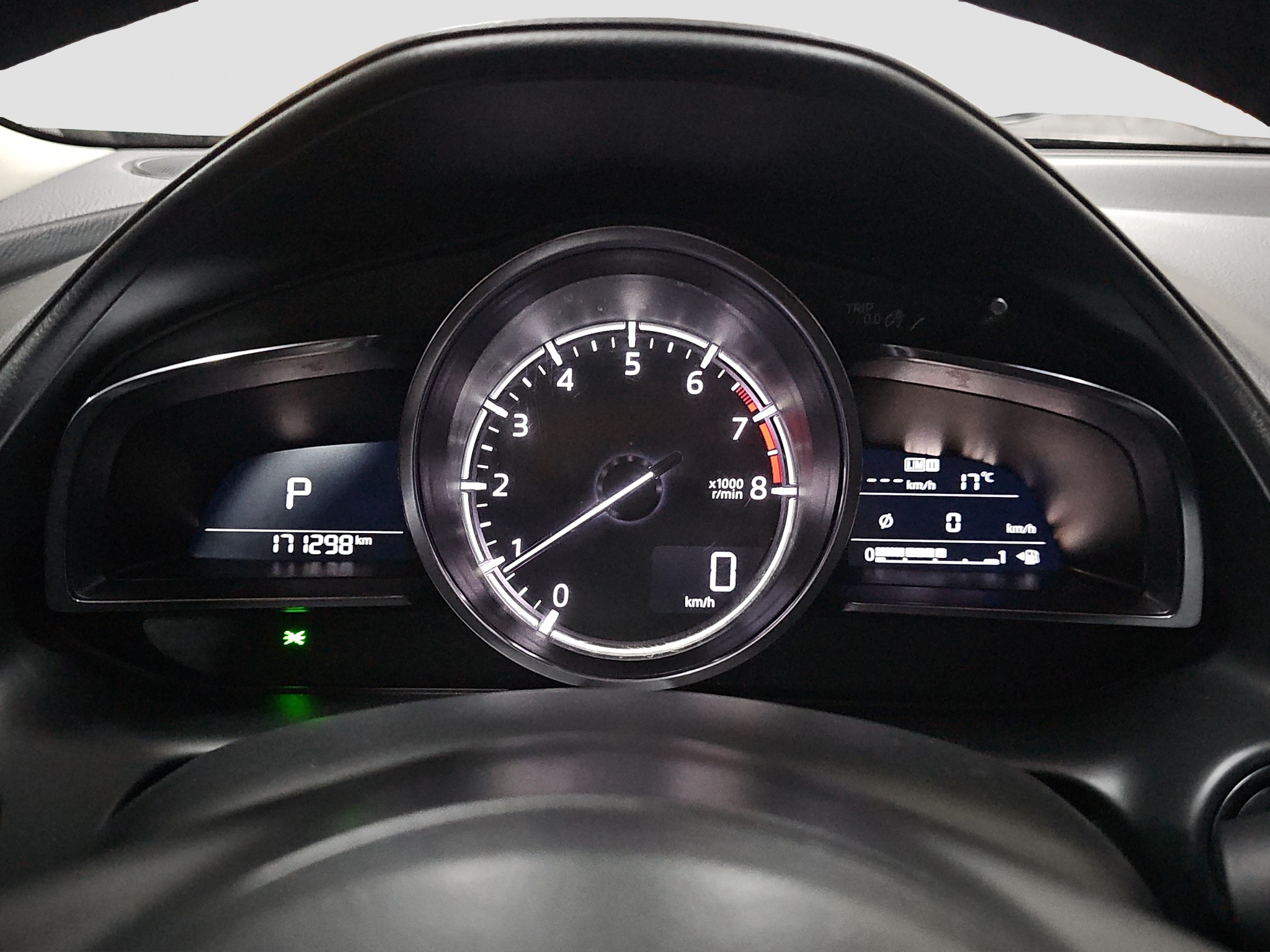
								Mazda CX-3 AUTO/FU.LL full									