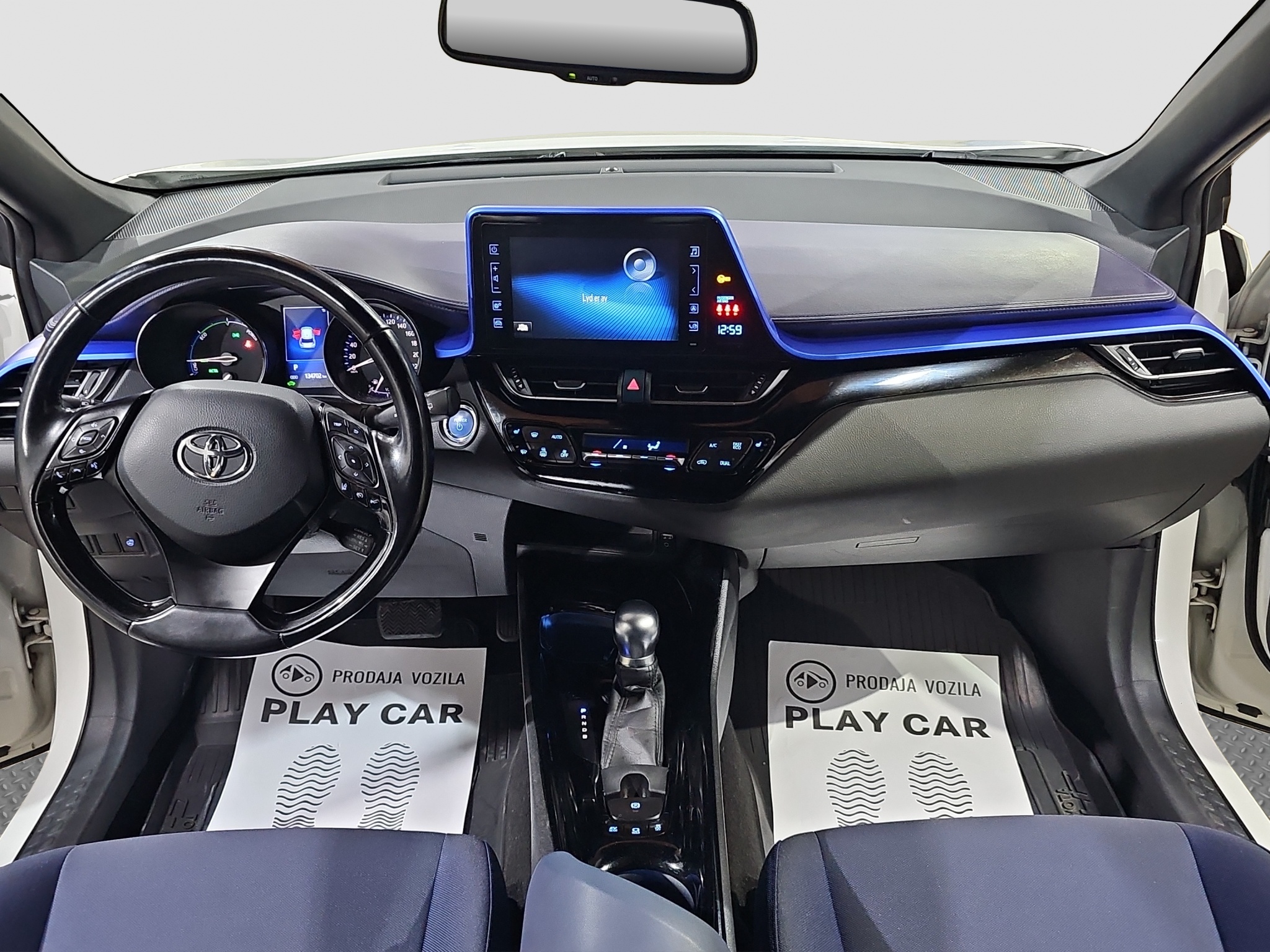 
								Toyota C-HR HYBRID/T0P full									