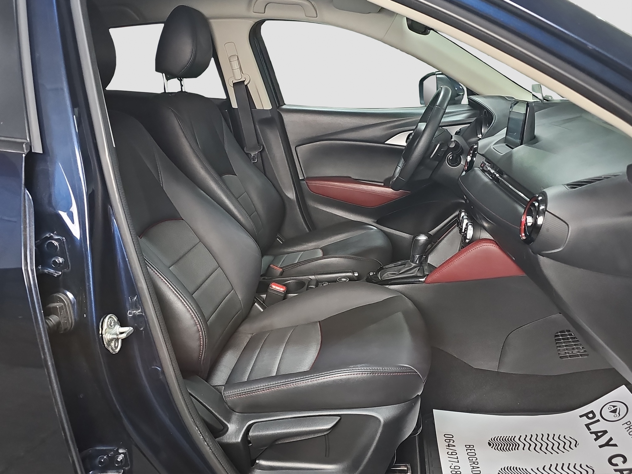 
								Mazda CX-3 AUTO/FU.LL full									