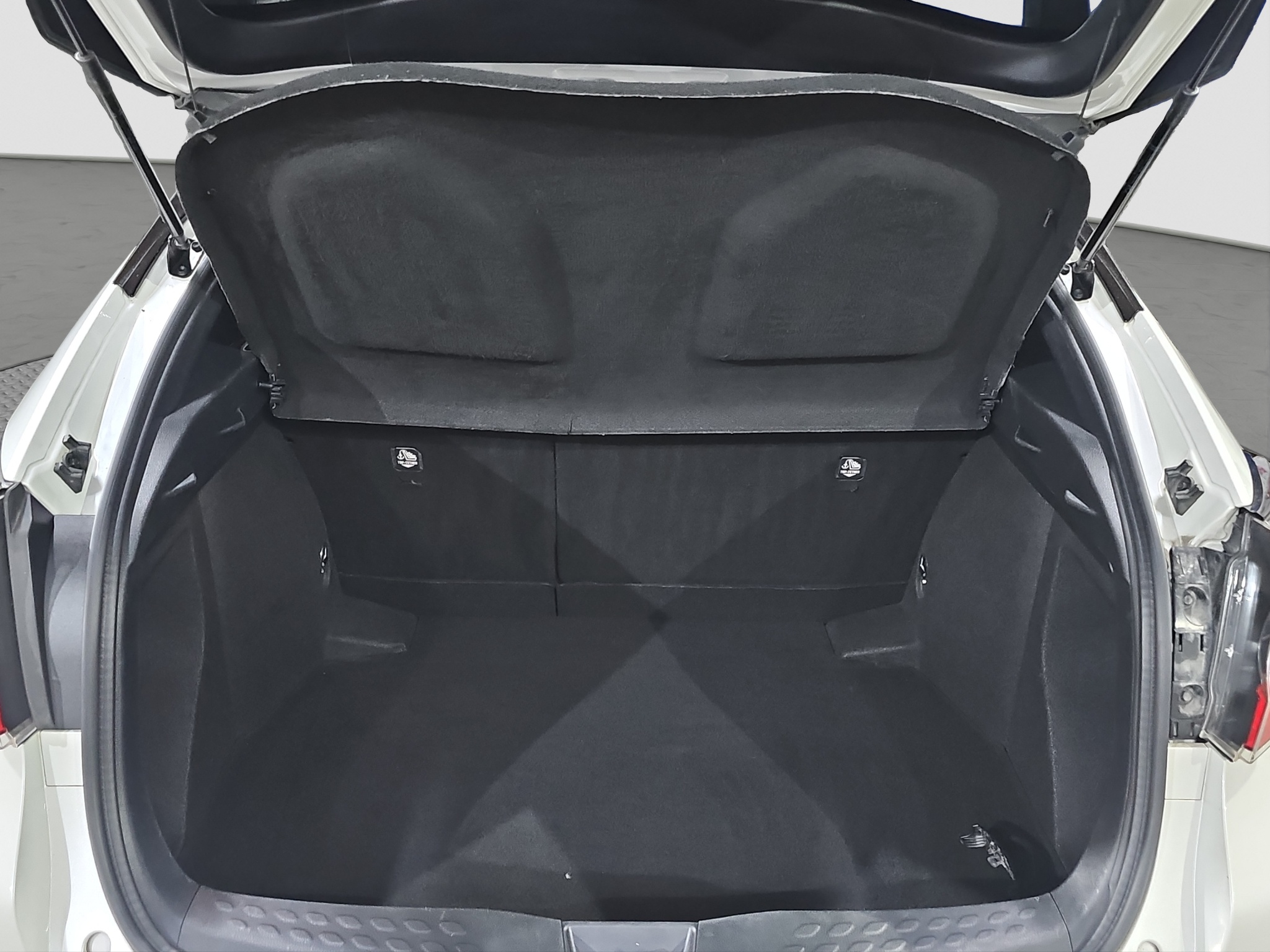 
								Toyota C-HR HYBRID/T0P full									