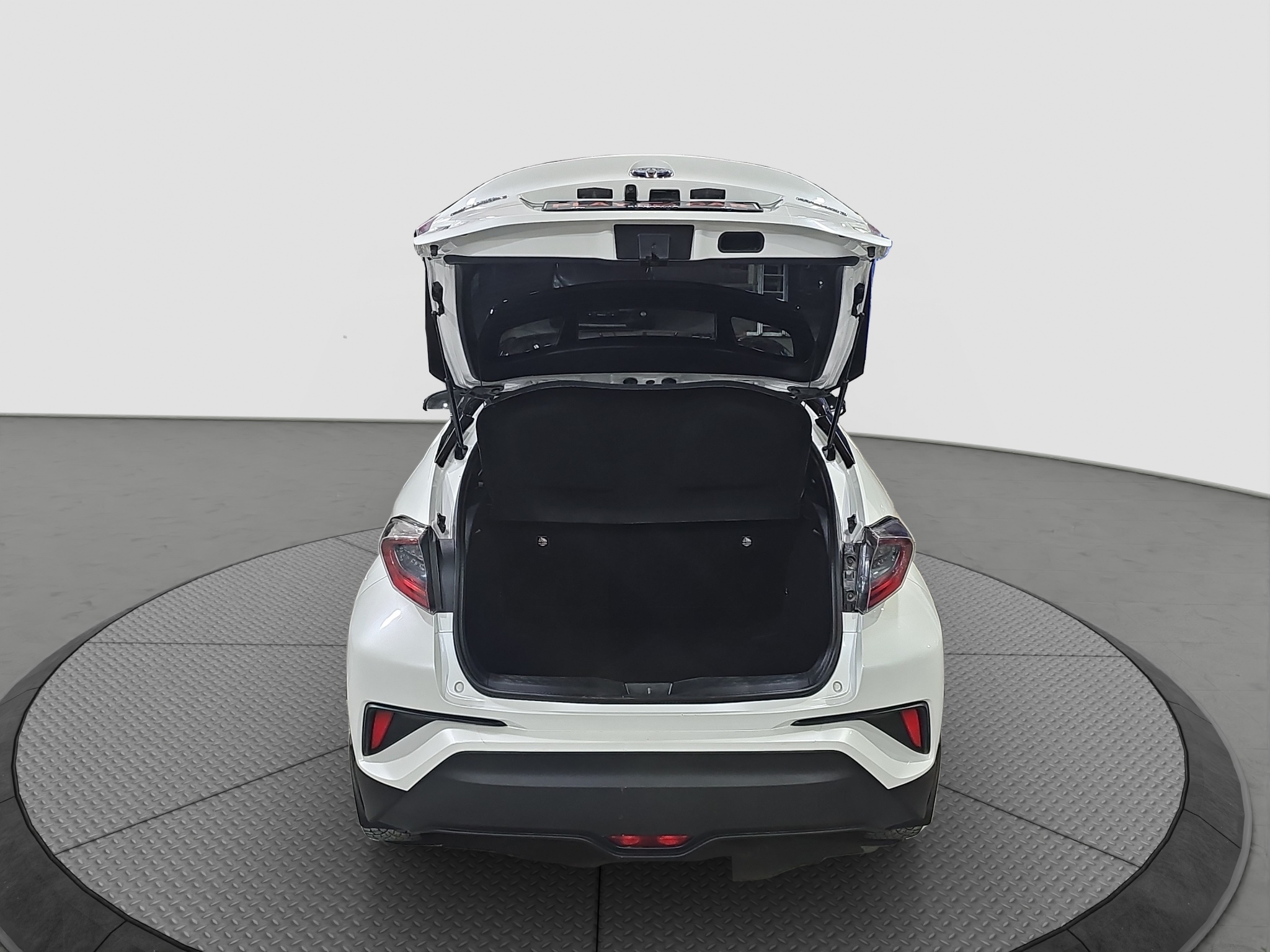 
								Toyota C-HR HYBRID/T0P full									