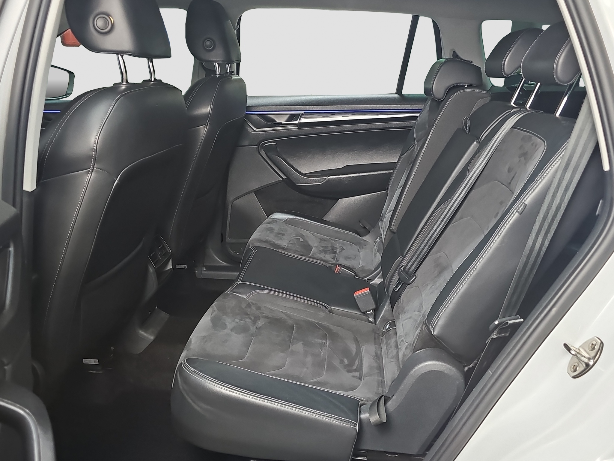 
								Škoda Kodiaq AWD/MATR/7sed full									