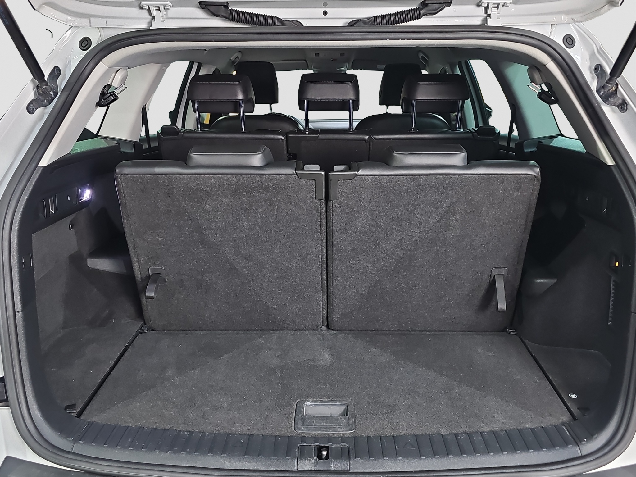 
								Škoda Kodiaq AWD/MATR/7sed full									