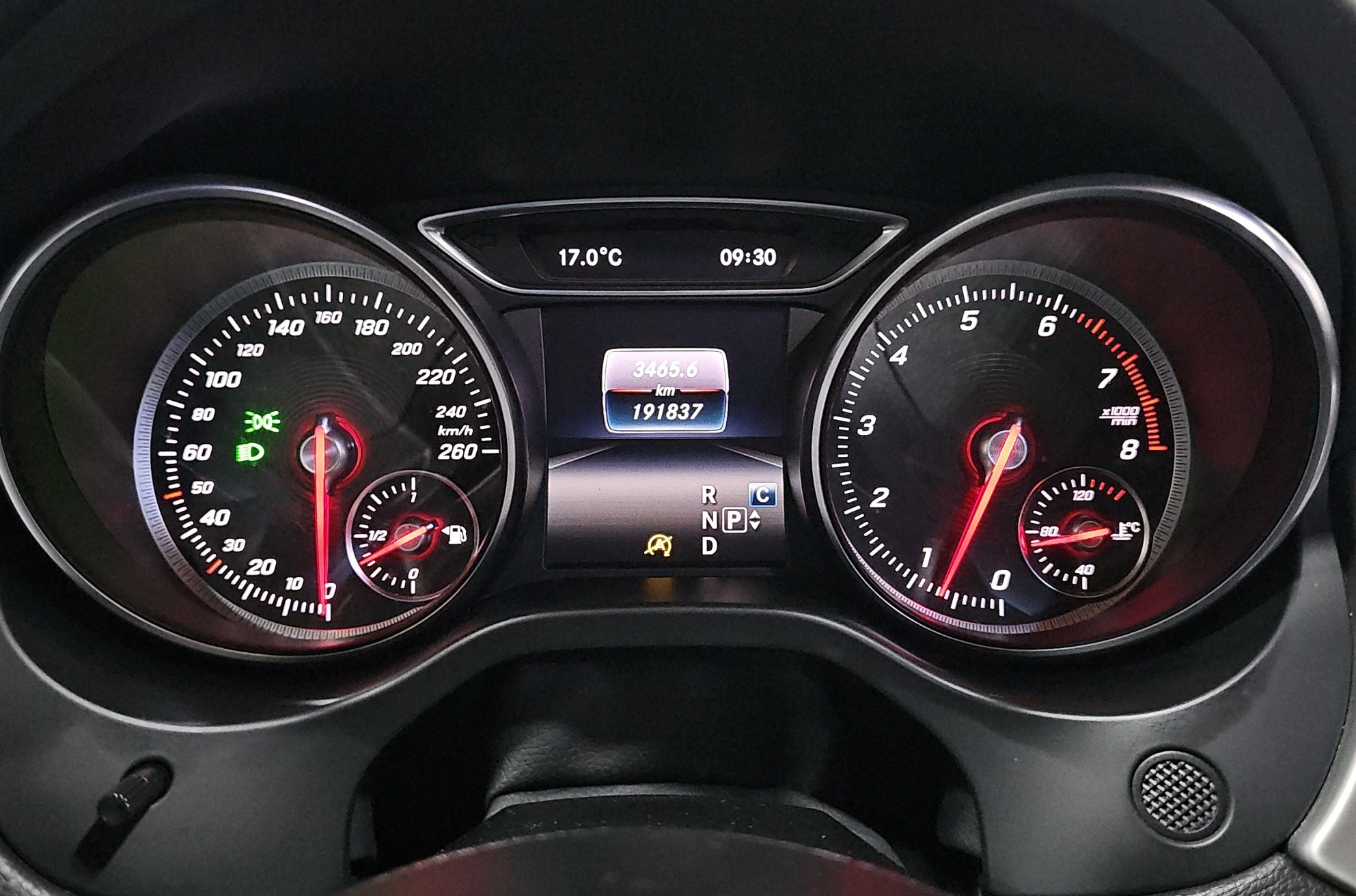 
								Mercedes Benz CLA 180 Shooting Brake AMG line /AUTO full									