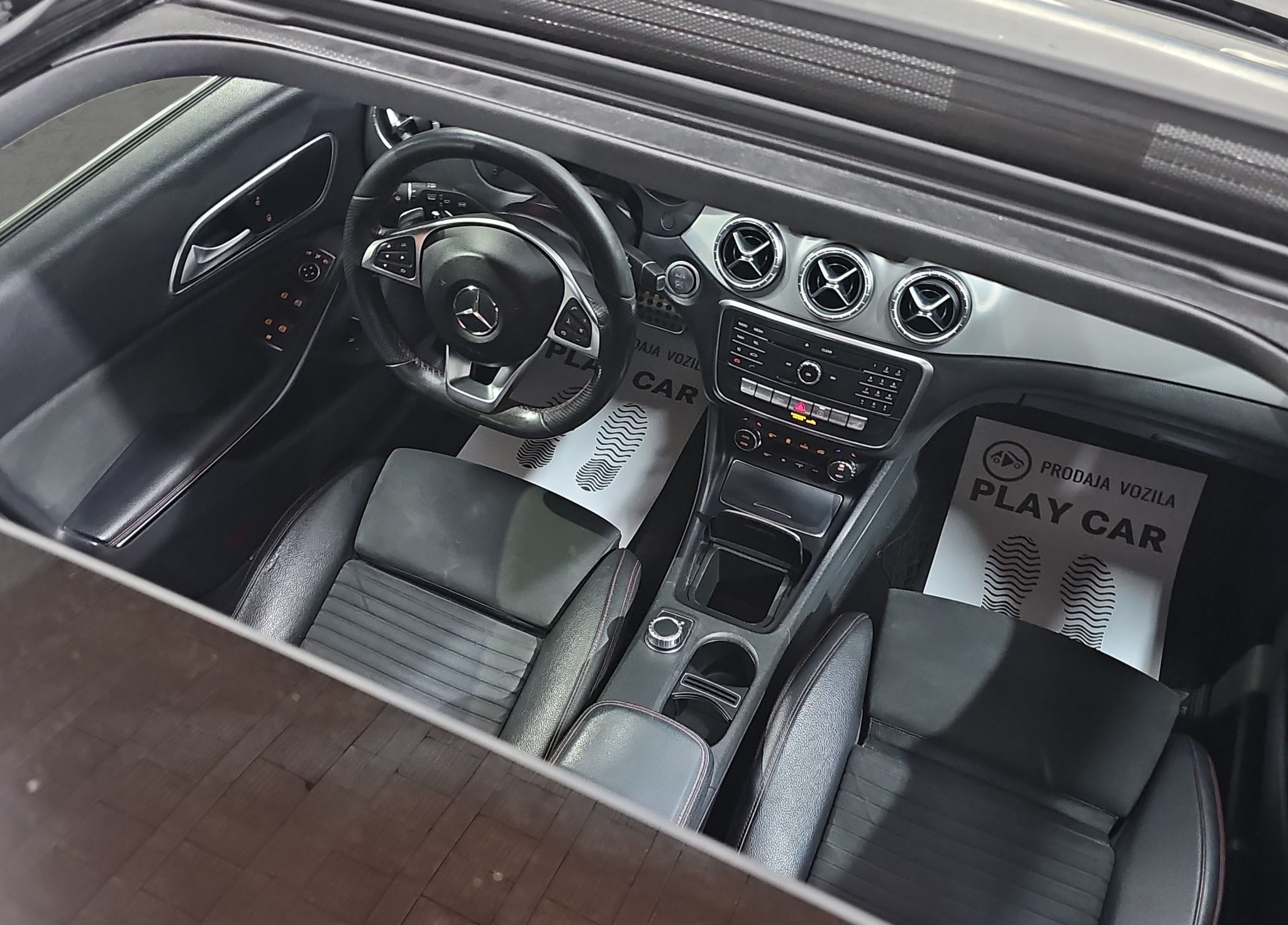 
								Mercedes Benz CLA 180 Shooting Brake AMG line /AUTO full									