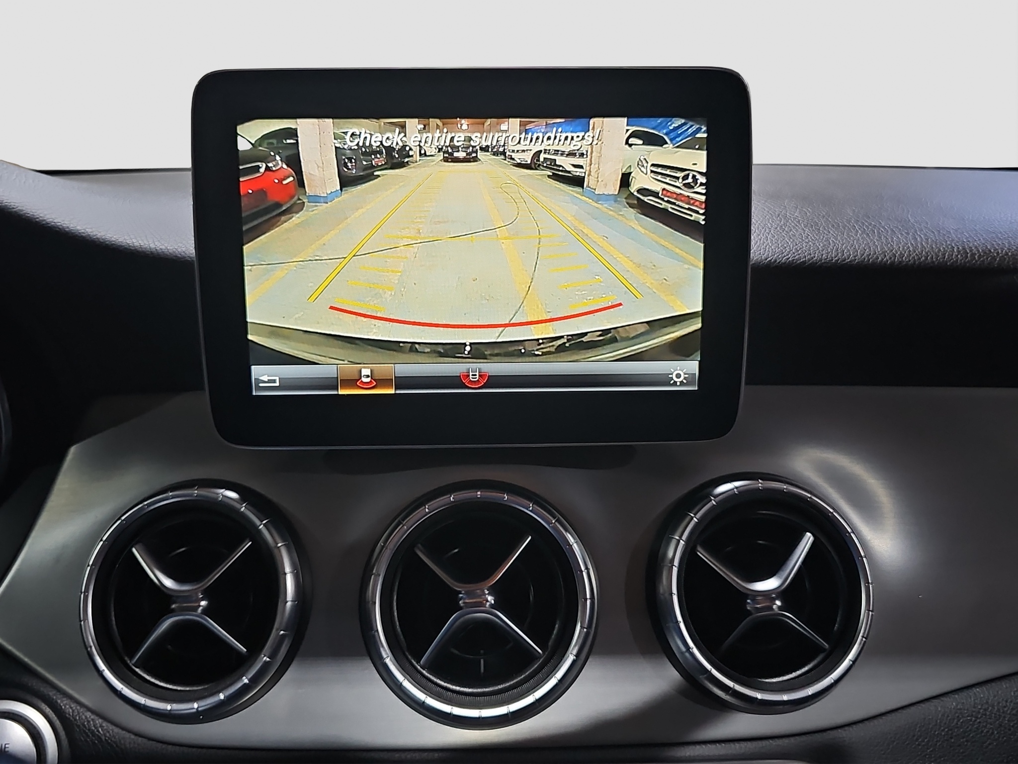 
								Mercedes Benz CLA 180 Shooting Brake AMG line /AUTO full									