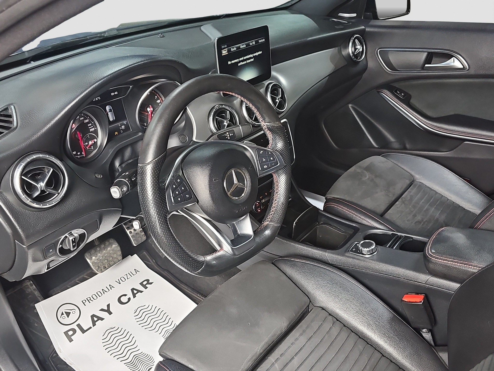 
								Mercedes Benz CLA 180 Shooting Brake AMG line /AUTO full									