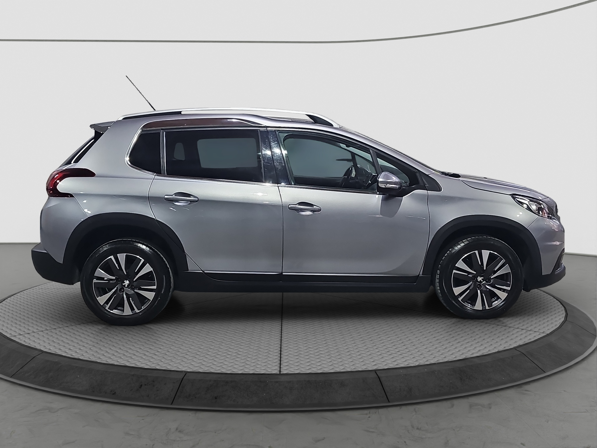 
								Peugeot 2008 PANO/AUTOM full									