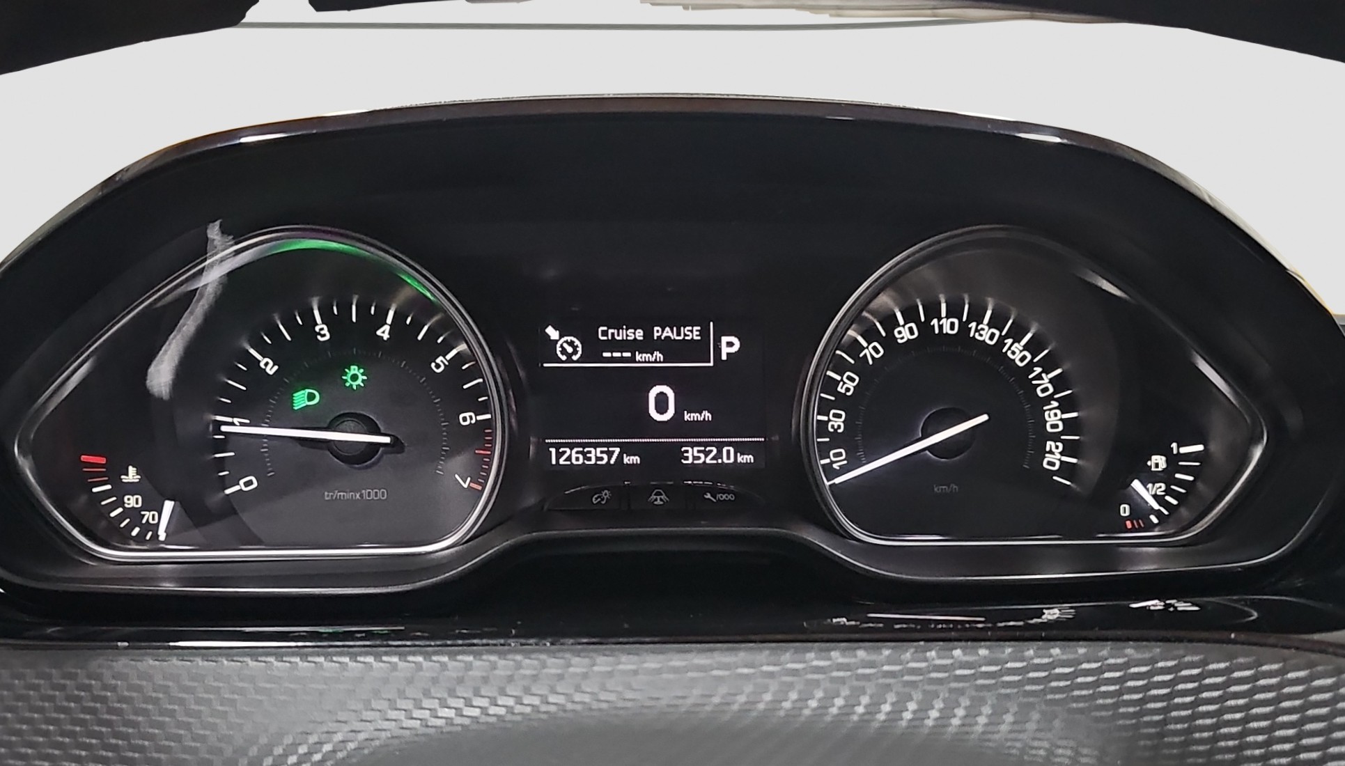 
								Peugeot 2008 PANO/AUTOM full									