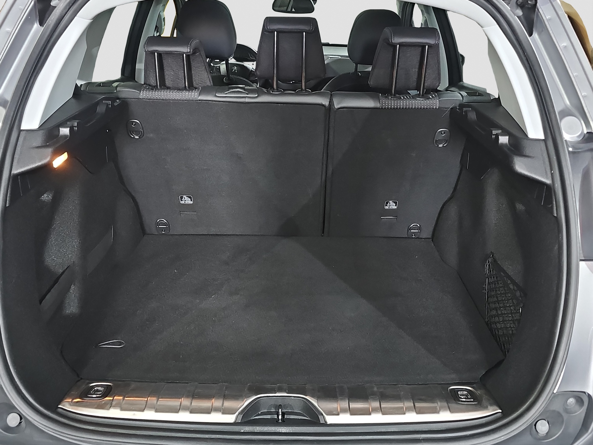 
								Peugeot 2008 PANO/AUTOM full									