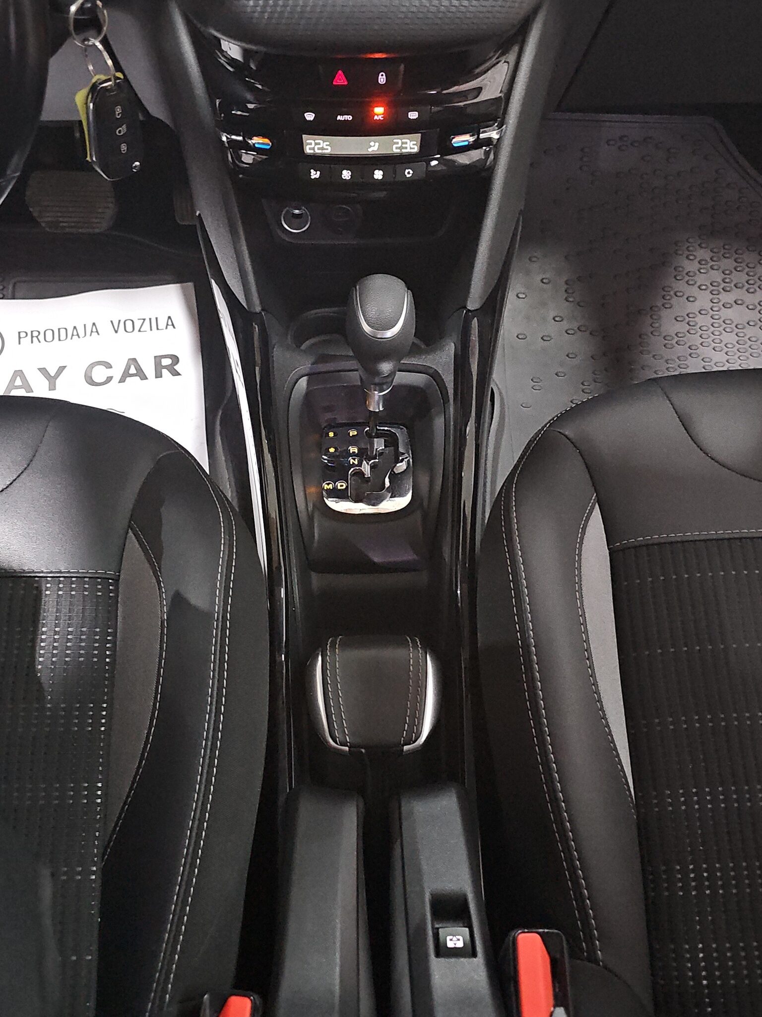 
								Peugeot 2008 PANO/AUTOM full									