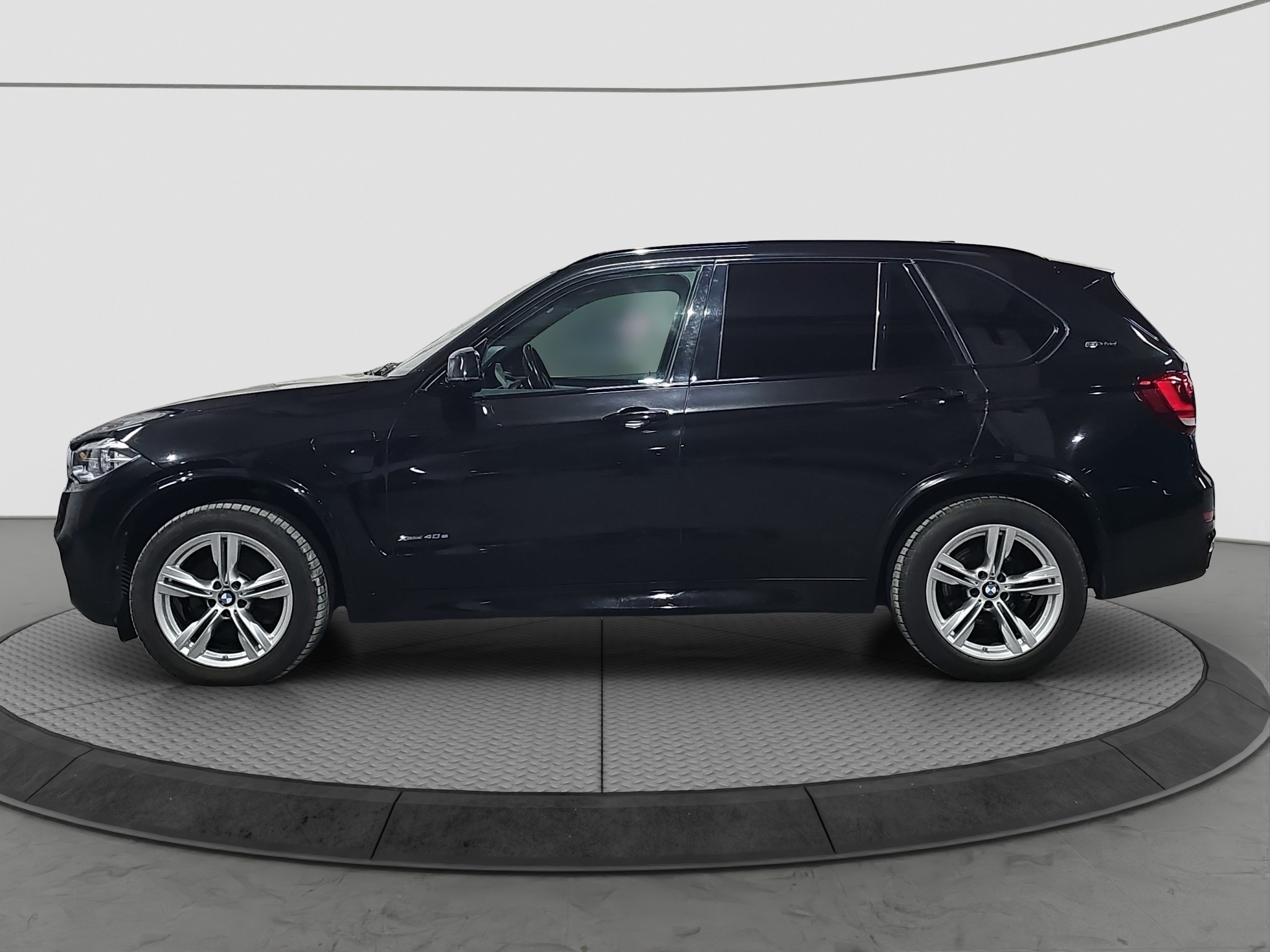
								BMW X5 M-/ŠIB/iPerform/4×4 full									