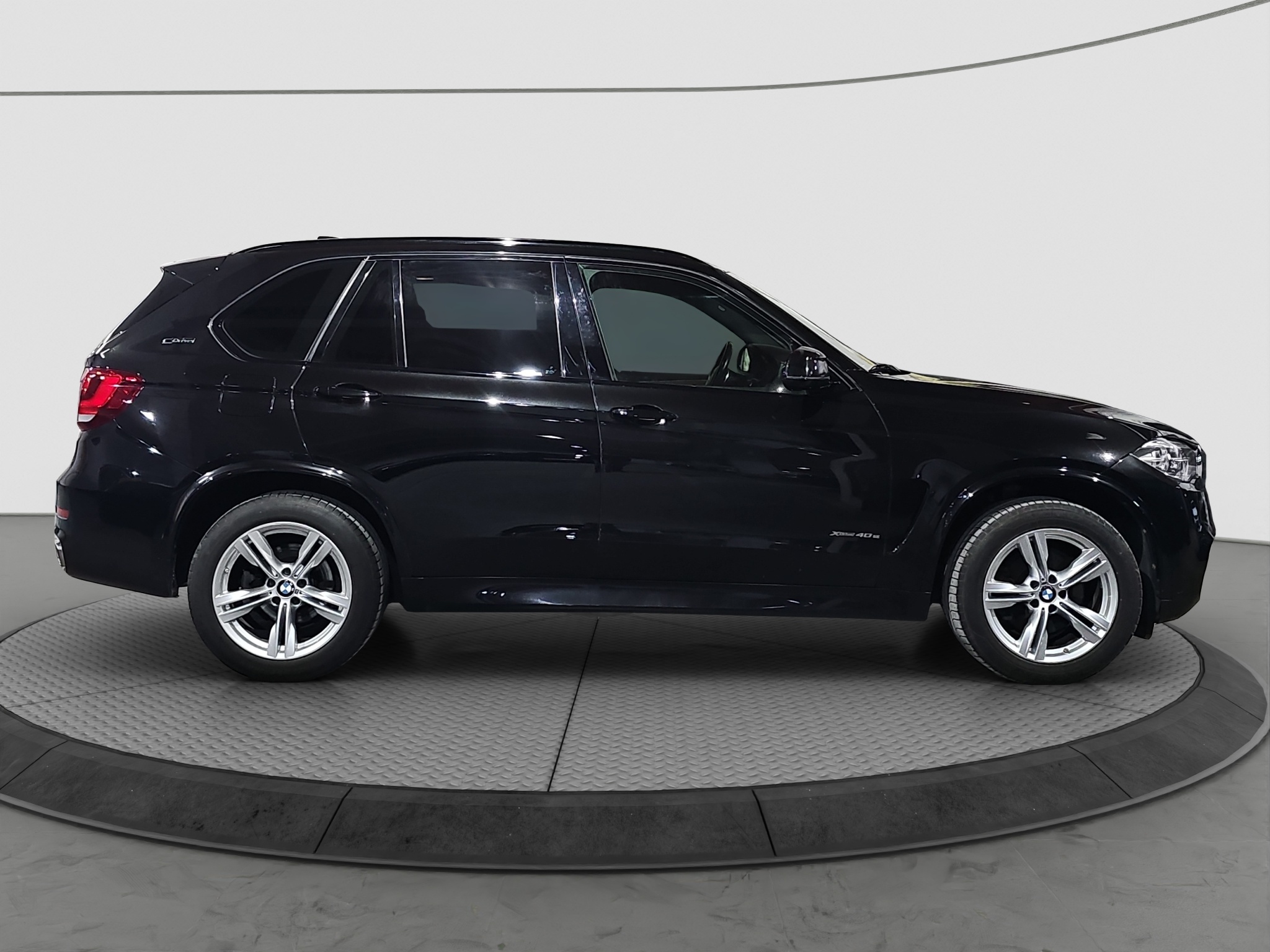
								BMW X5 M-/ŠIB/iPerform/4×4 full									