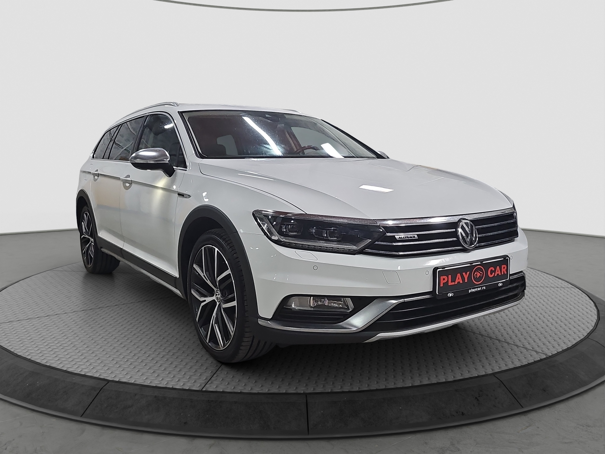 
								Volkswagen Passat B8 Alltrack full									