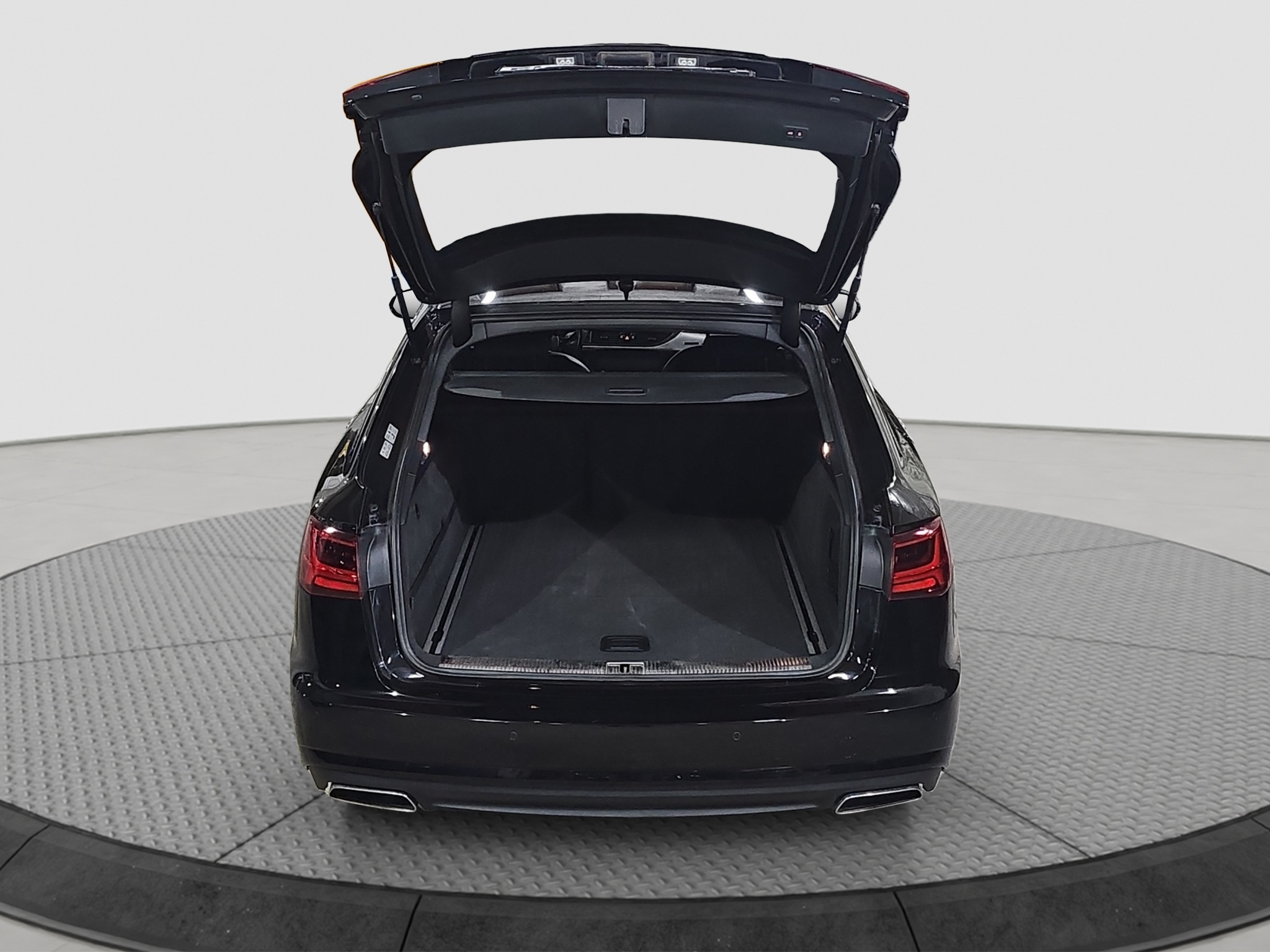 
								Audi A6 MATRIX/4X4/AUTO full									