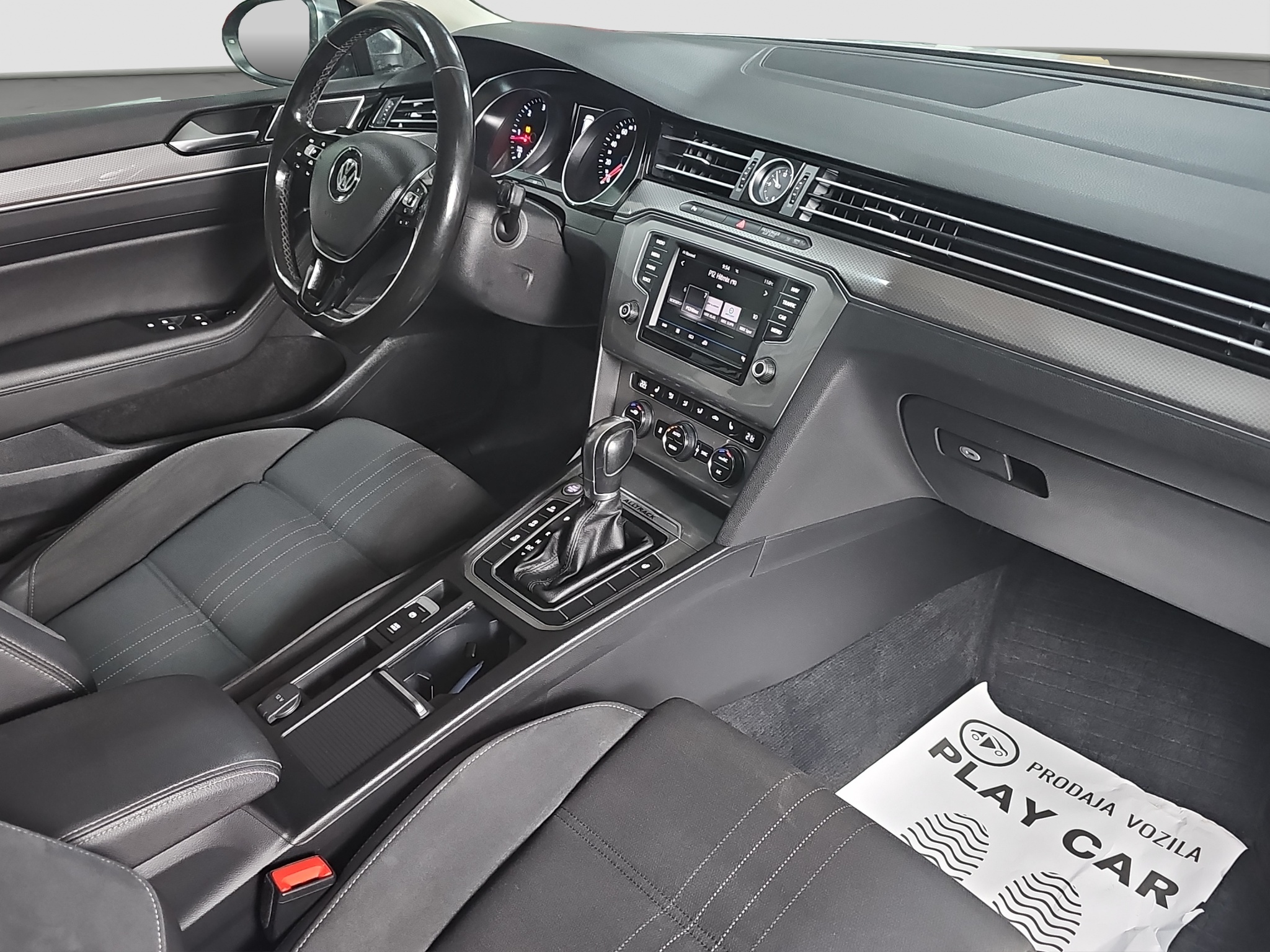 
								Volkswagen Passat B8 Alltrack full									