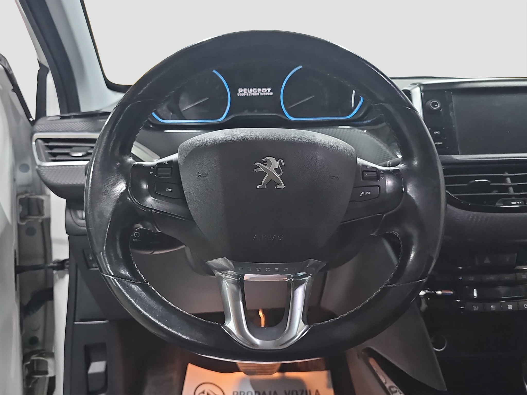 
								Peugeot 2008 PANO/AUTO/T0P full									