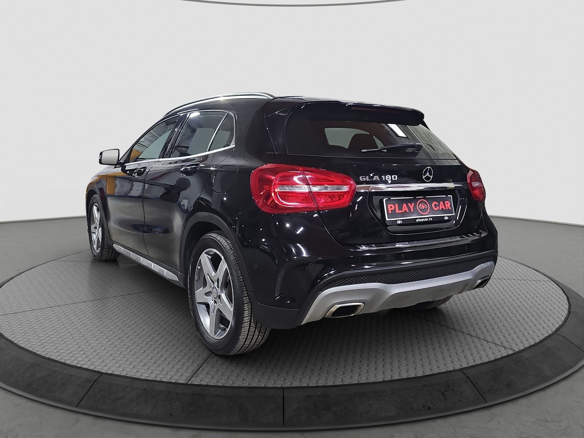 
								Mercedes Benz GLA 180 AMG/AUTO/T0P full									