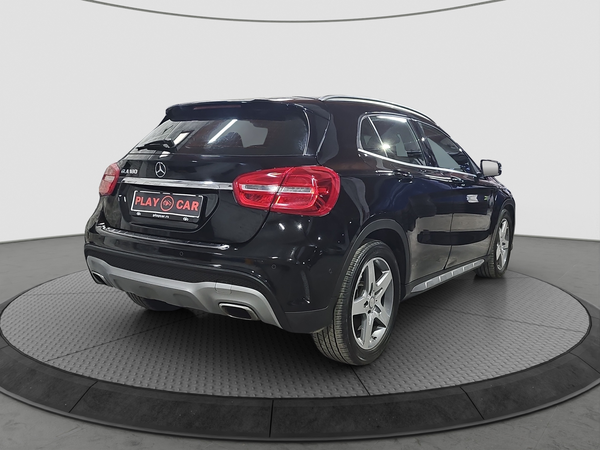 
								Mercedes Benz GLA 180 AMG/AUTO/T0P full									