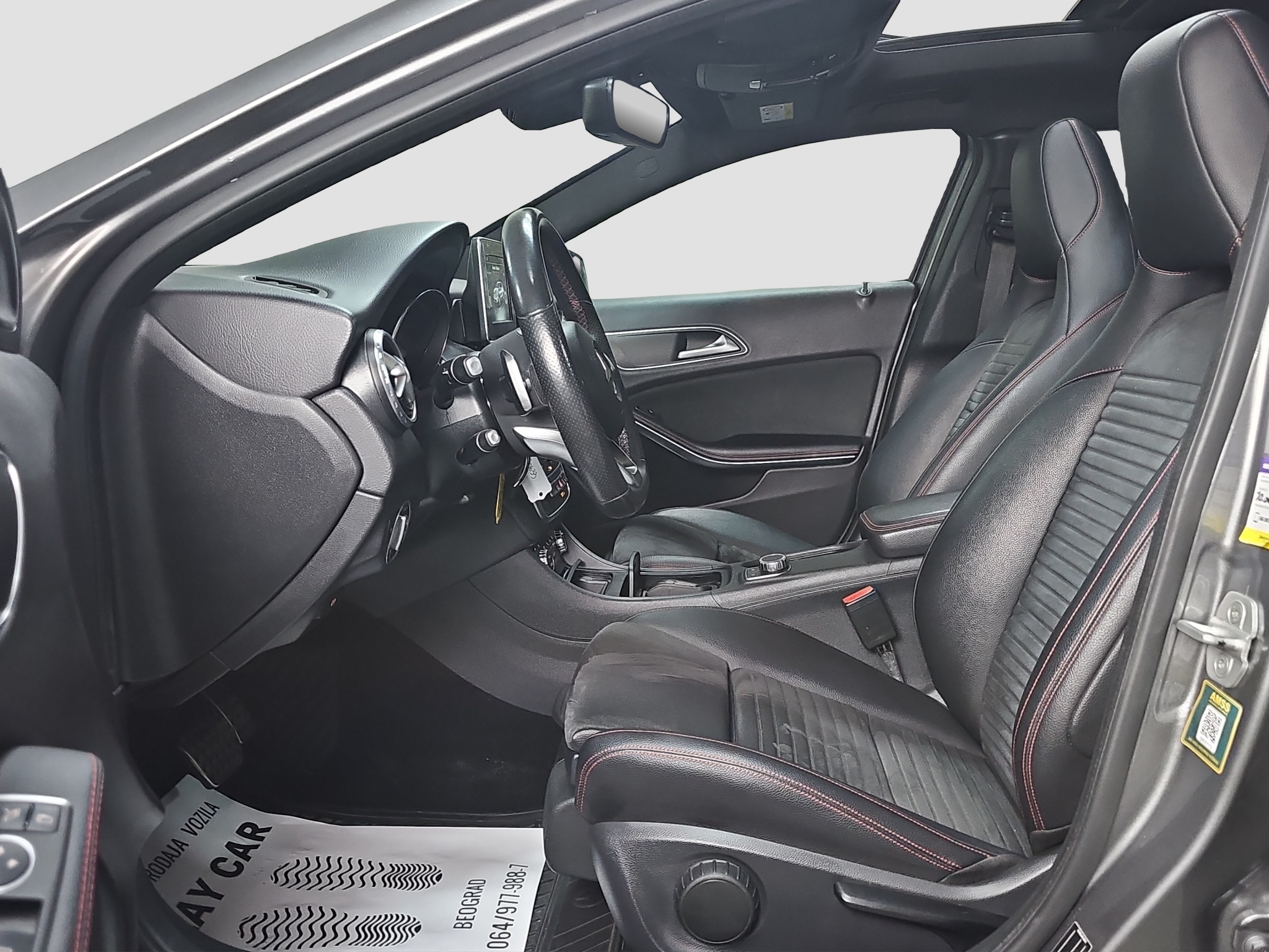 
								Mercedes Benz GLA 180 AMG/AUTO/ŠIBER full									