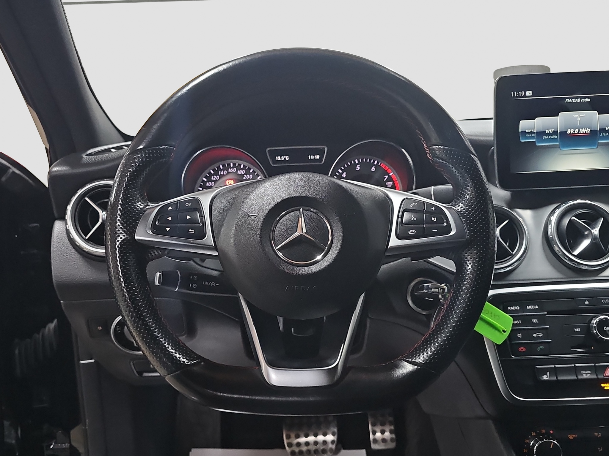 
								Mercedes Benz GLA 180 AMG/AUTO/T0P full									