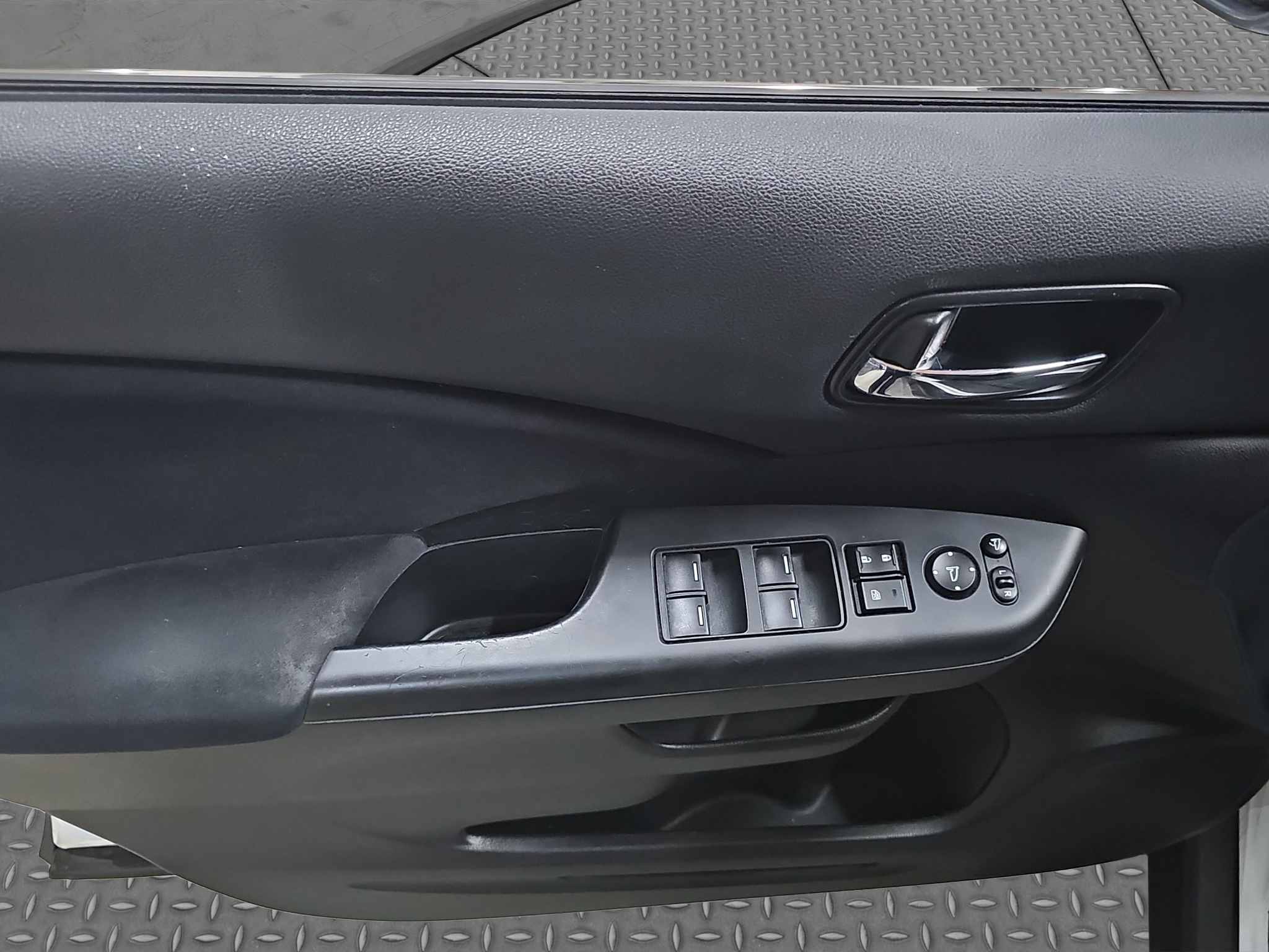 
								Honda CR-V full									