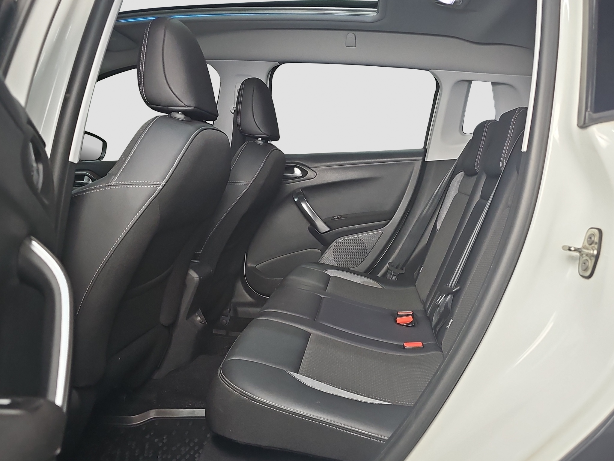 
								Peugeot 2008 PANO/AUTO/T0P full									