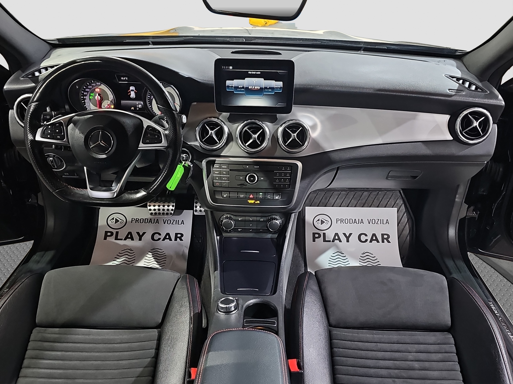 
								Mercedes Benz GLA 180 AMG/AUTO/T0P full									