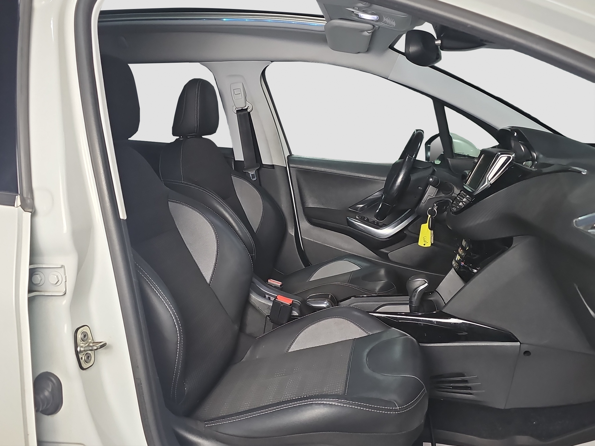 
								Peugeot 2008 PANO/AUTO/T0P full									