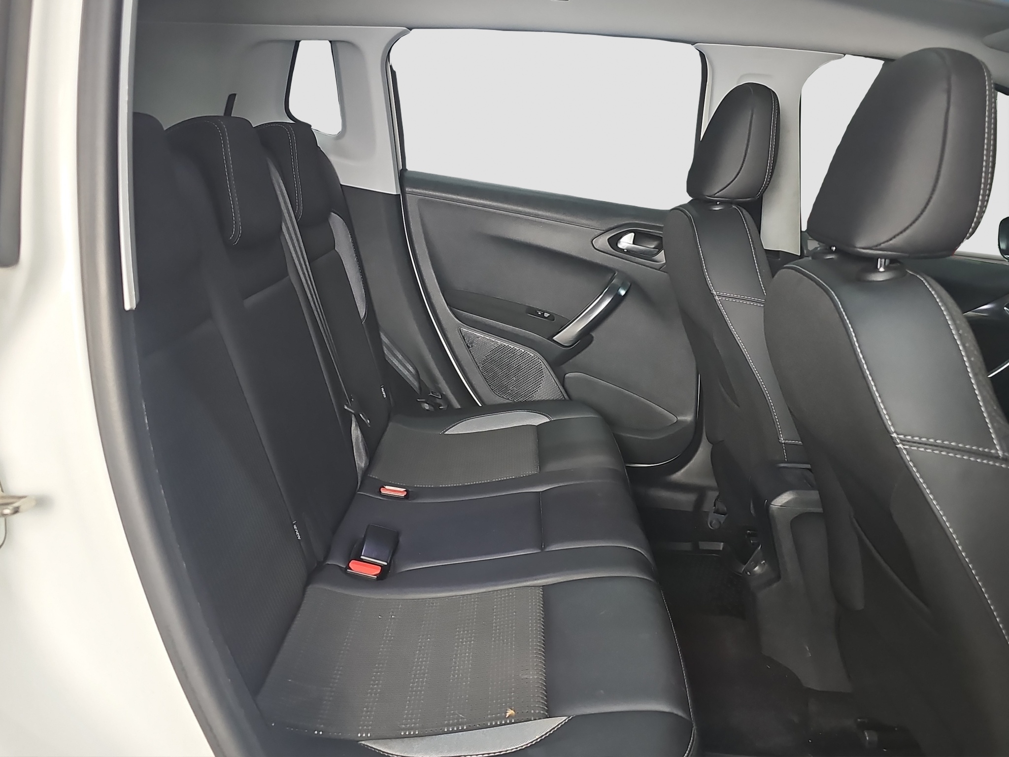 
								Peugeot 2008 PANO/AUTO/T0P full									