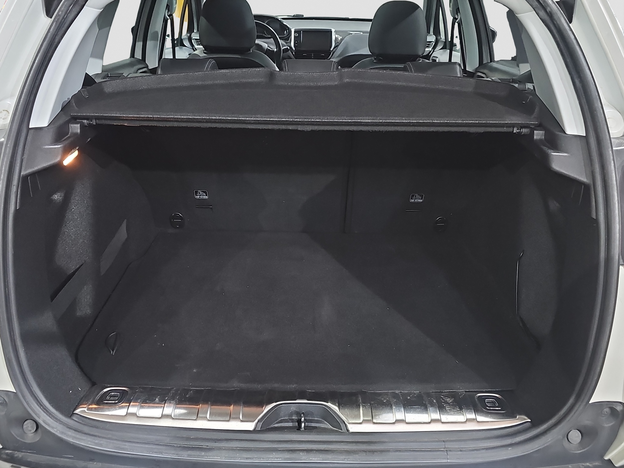 
								Peugeot 2008 PANO/AUTO/T0P full									
