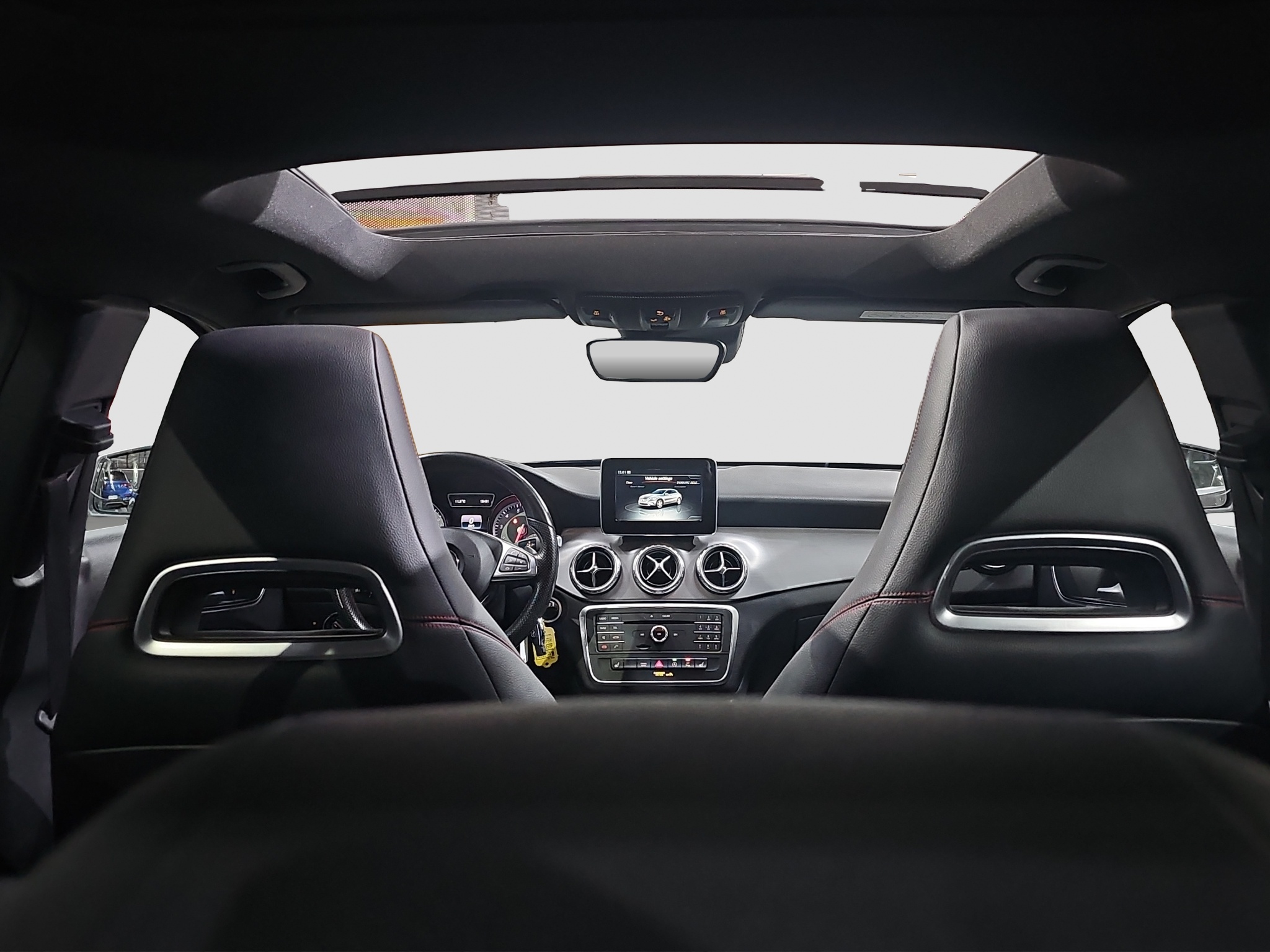 
								Mercedes Benz GLA 180 AMG/AUTO/ŠIBER full									