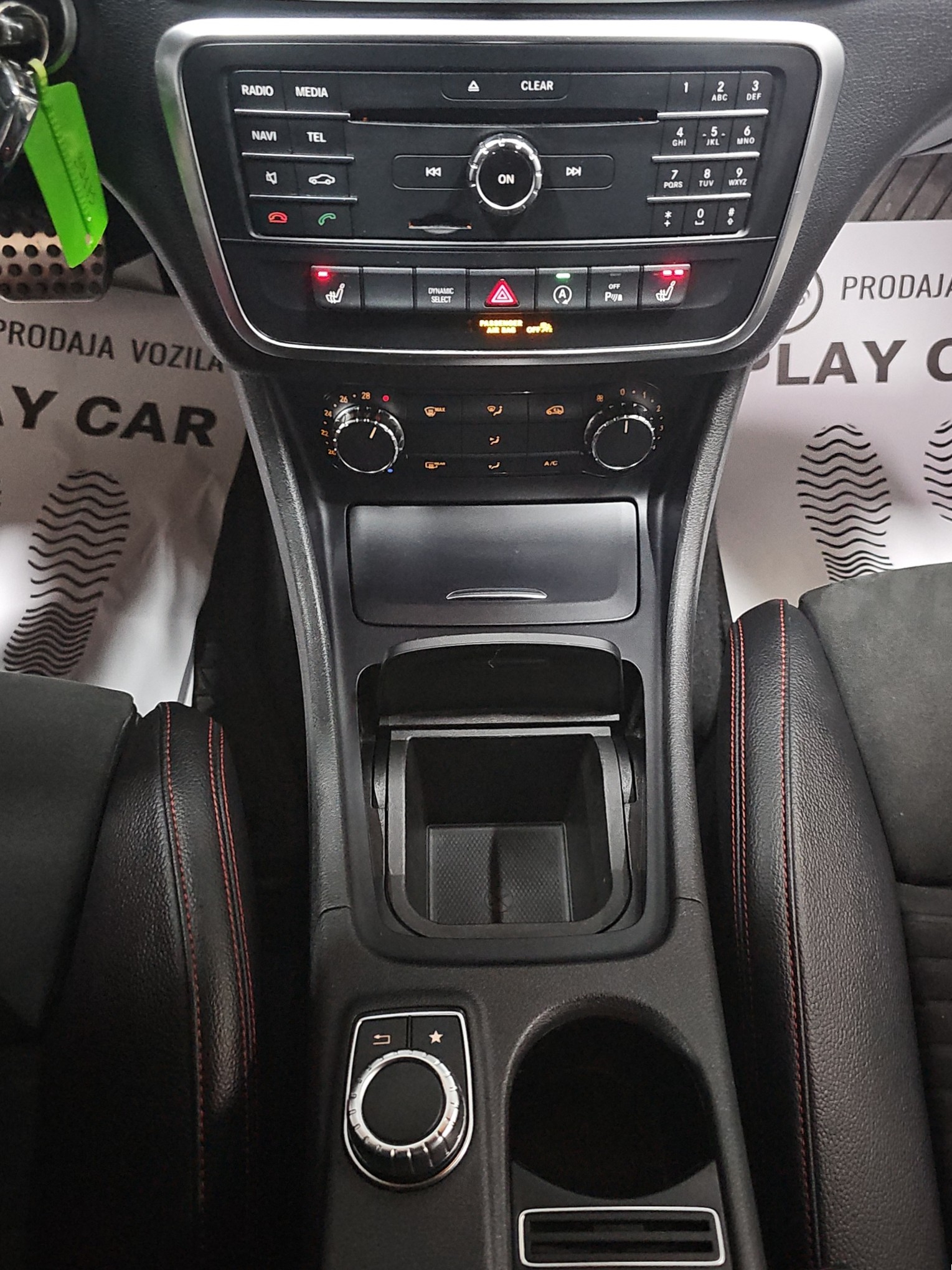 
								Mercedes Benz GLA 180 AMG/AUTO/T0P full									