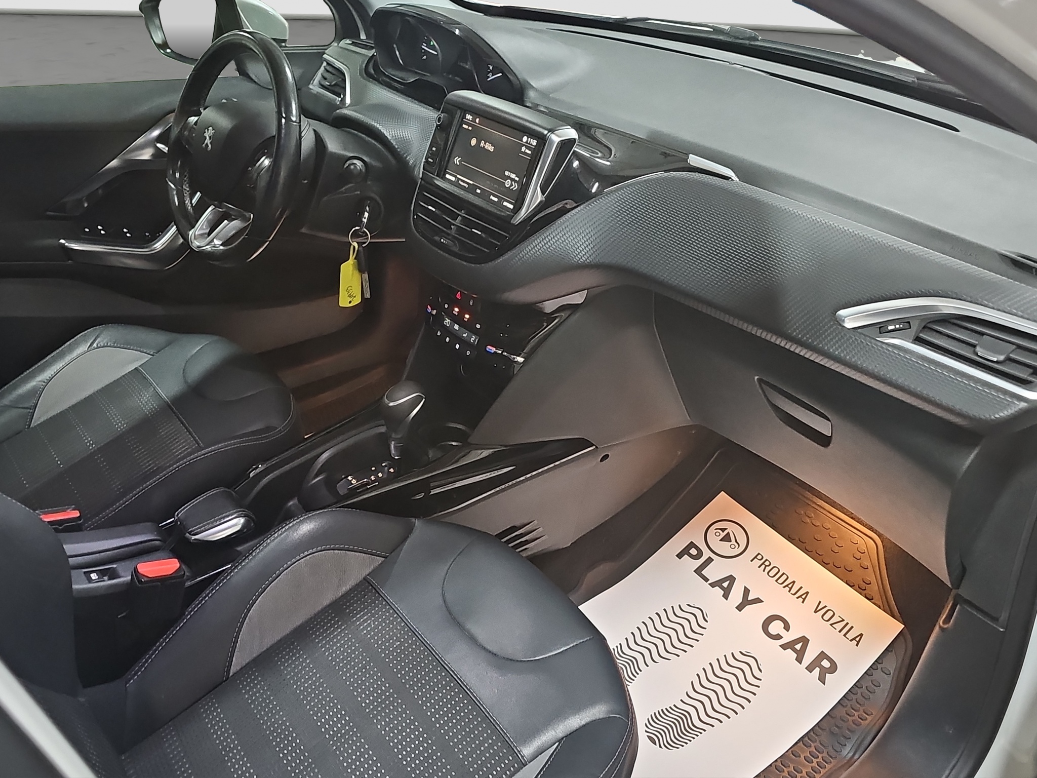 
								Peugeot 2008 PANO/AUTO/T0P full									