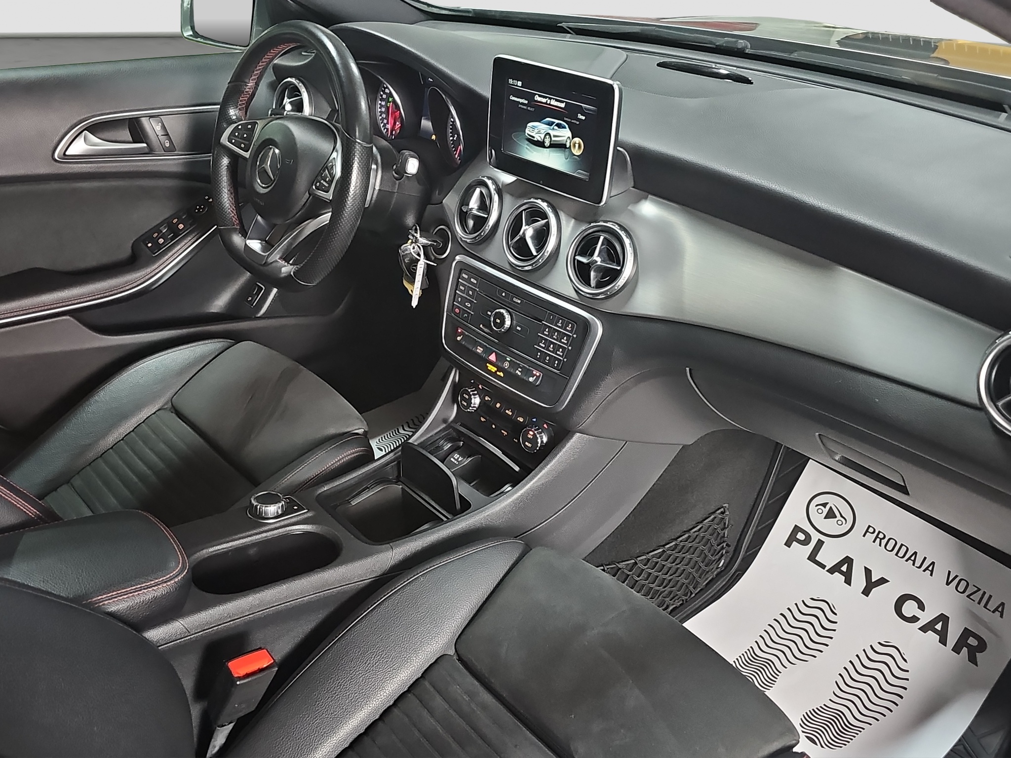 
								Mercedes Benz GLA 180 AMG/AUTO/ŠIBER full									