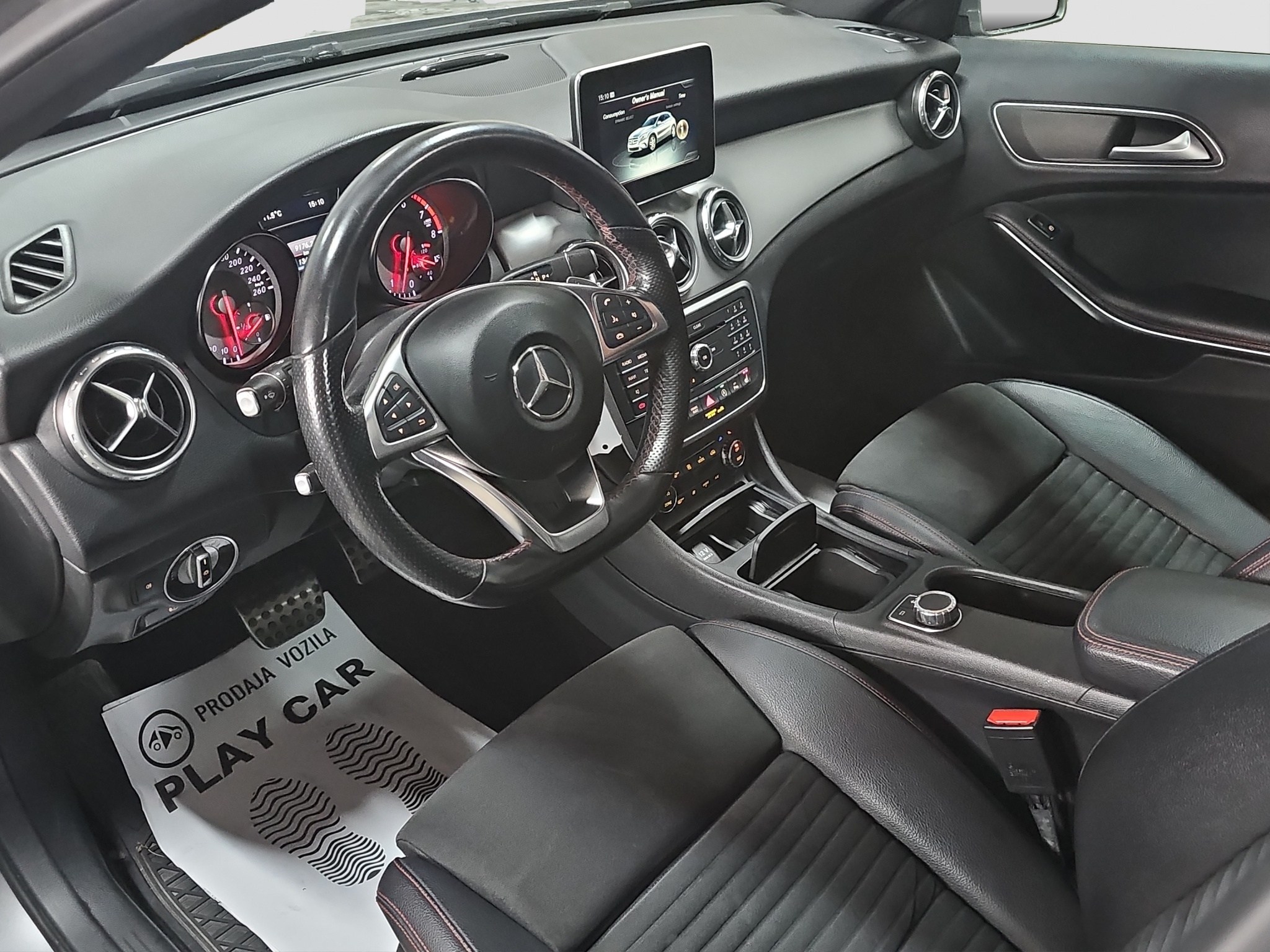 
								Mercedes Benz GLA 180 AMG/AUTO/ŠIBER full									