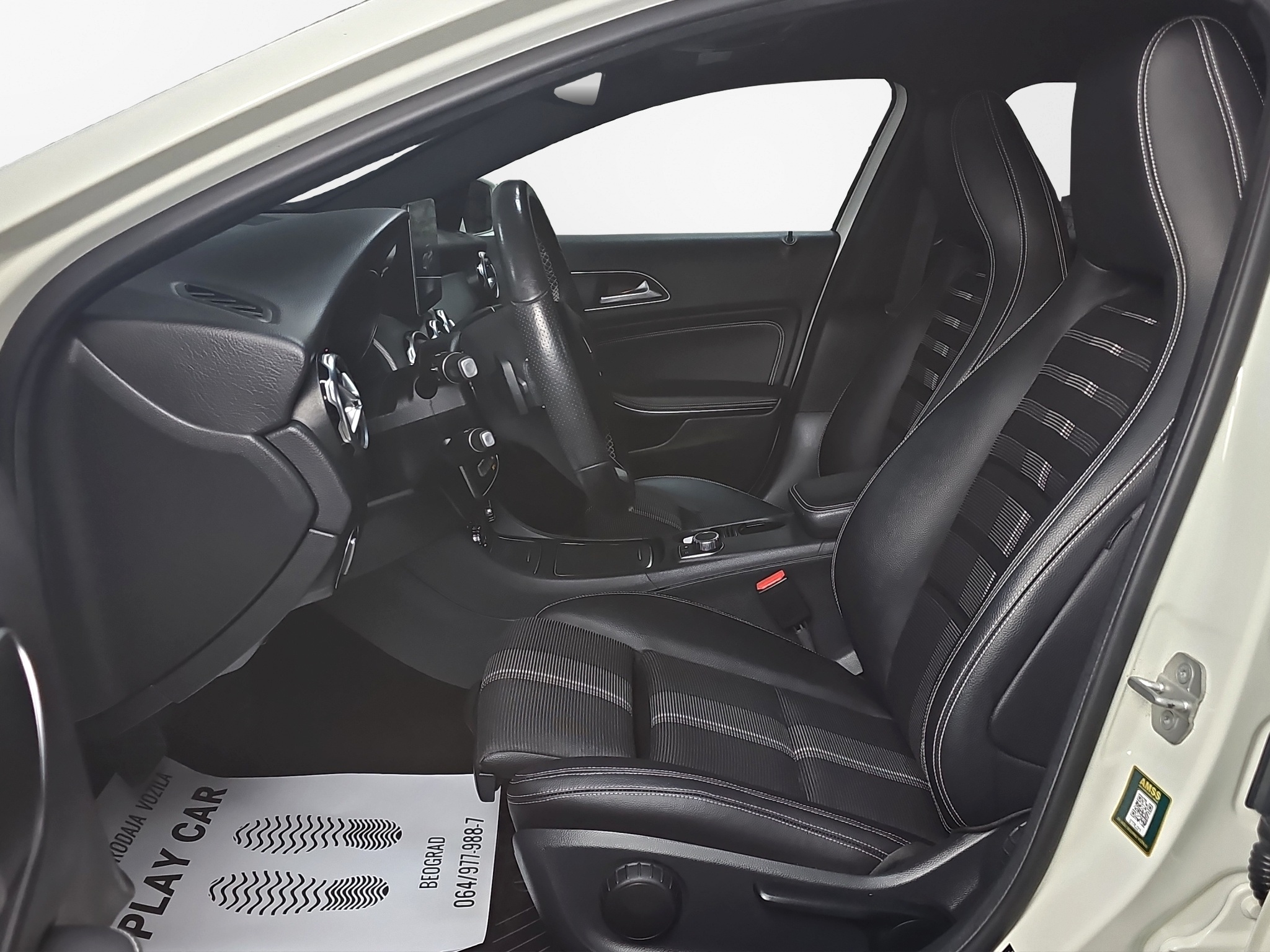 
								Mercedes Benz GLA 180 AUTO/FU.LL/AMG full									