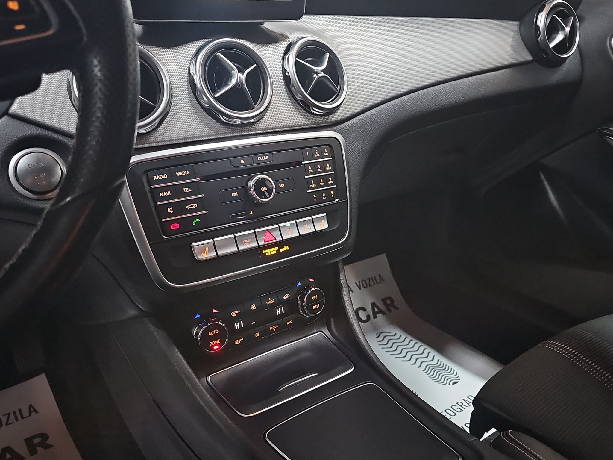 
								Mercedes Benz GLA 180 AUTO/FU.LL/AMG full									