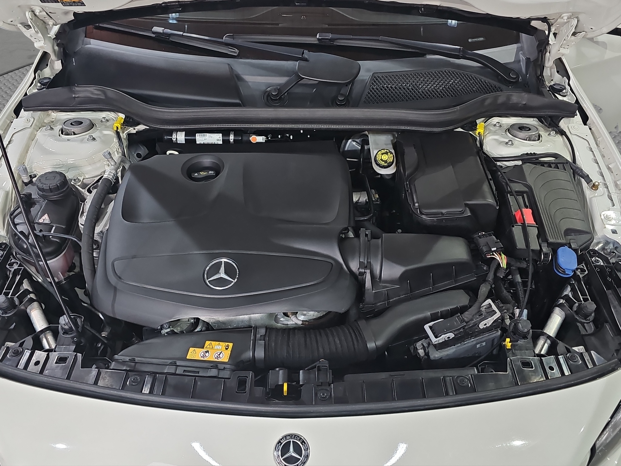 
								Mercedes Benz GLA 180 AUTO/FU.LL/AMG full									