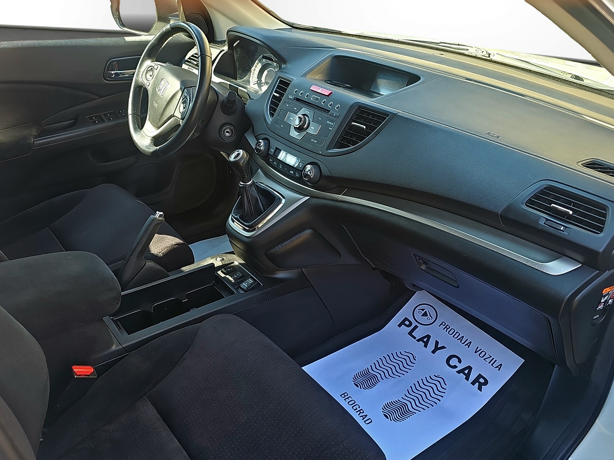 
								Honda CR-V full									