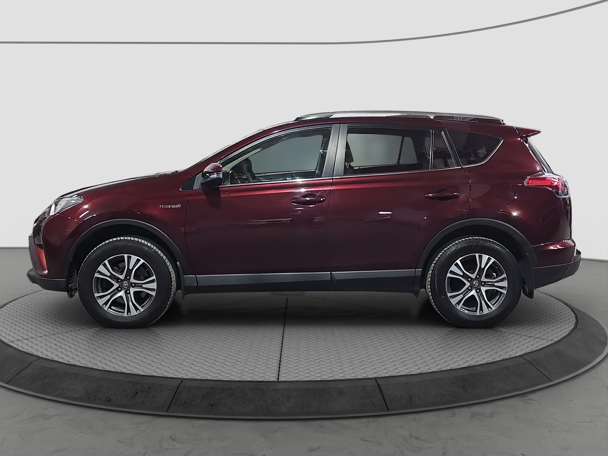 
								Toyota RAV 4 HYBRID/4X4 full									