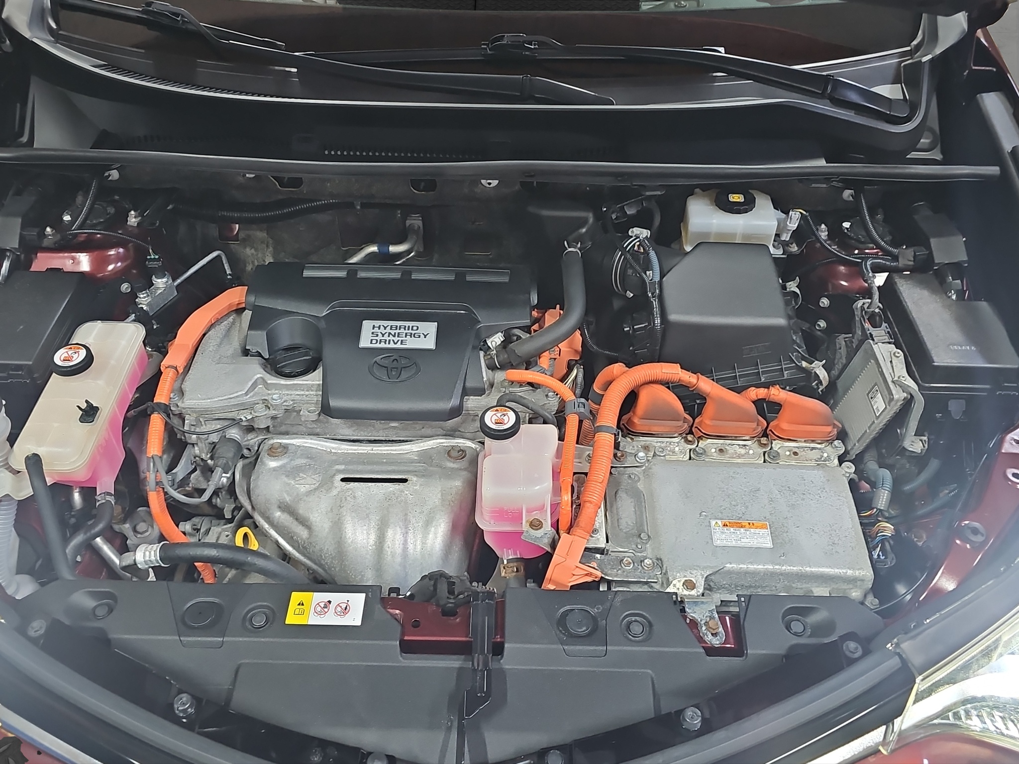 
								Toyota RAV 4 HYBRID/4X4 full									