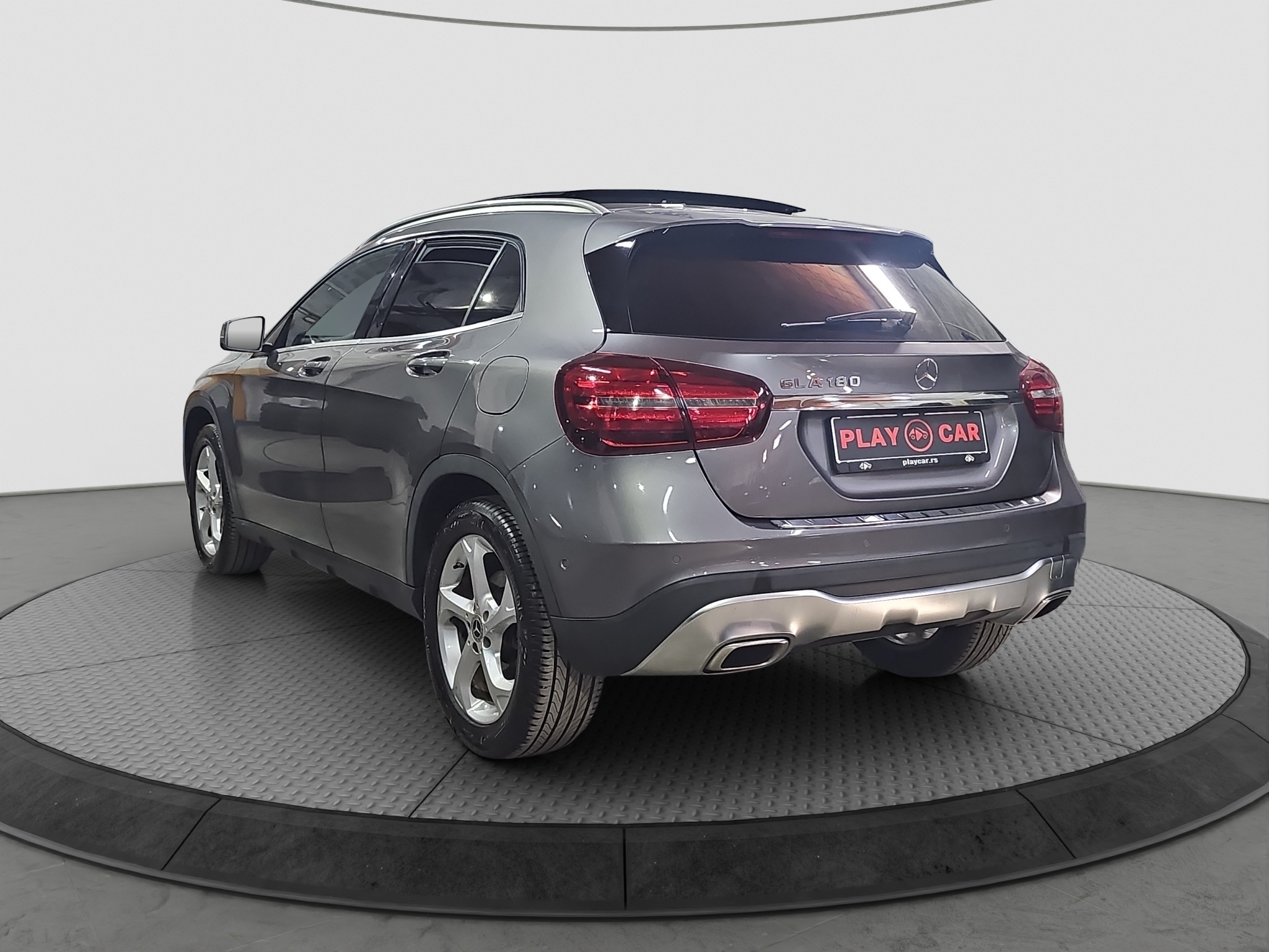 
								Mercedes Benz GLA 180 POKR.KROV/AUT/T0P full									