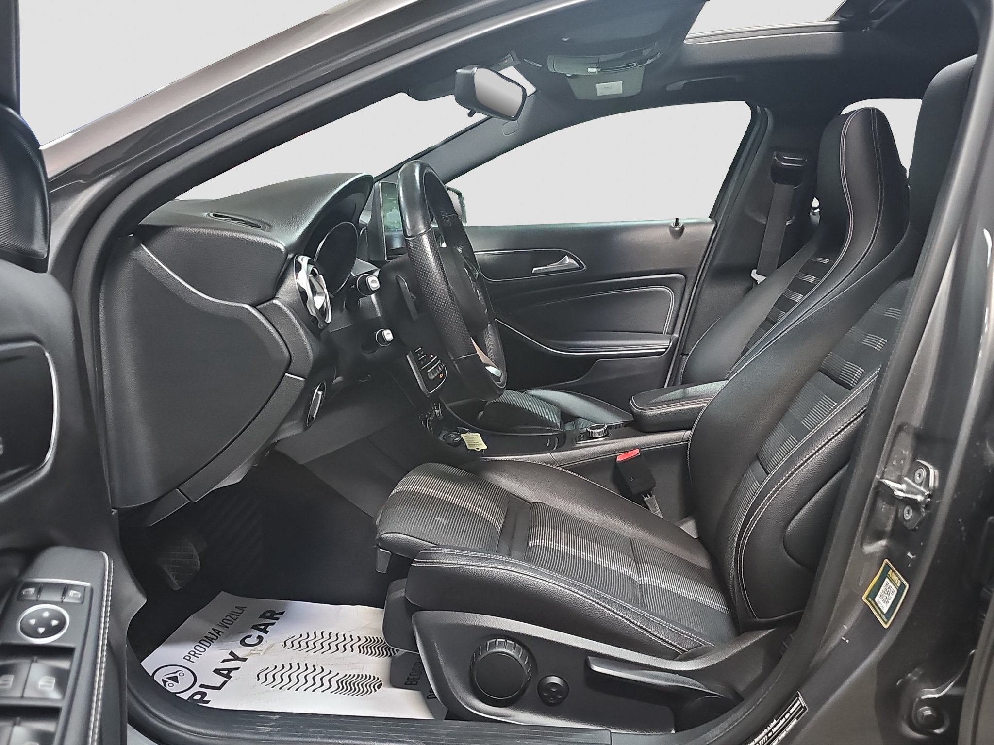 
								Mercedes Benz GLA 180 POKR.KROV/AUT/T0P full									